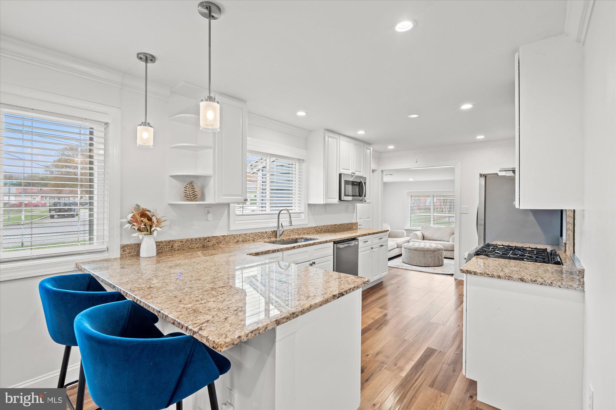 ANDREWS MANOR - Residential