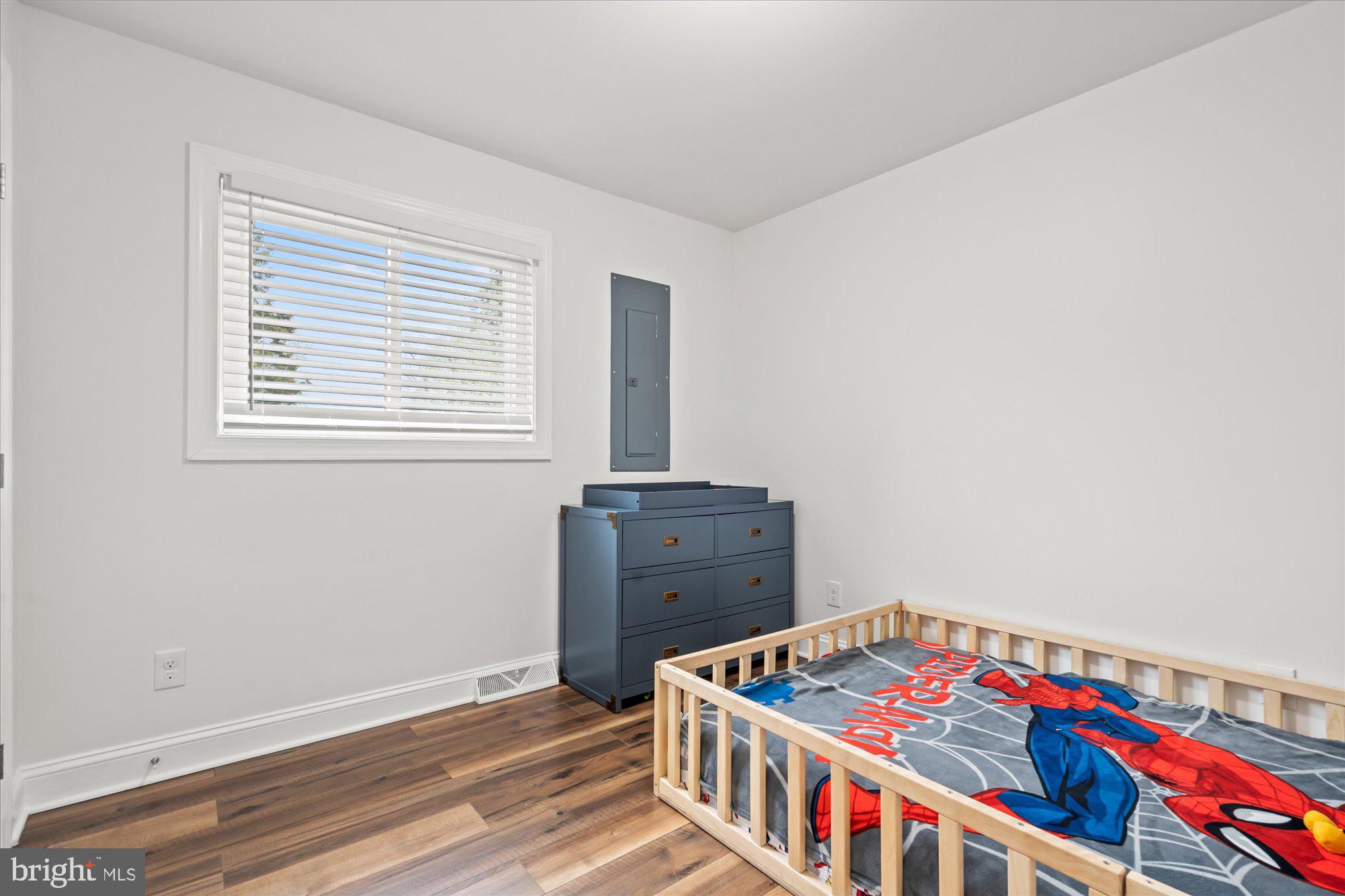 ANDREWS MANOR - Residential