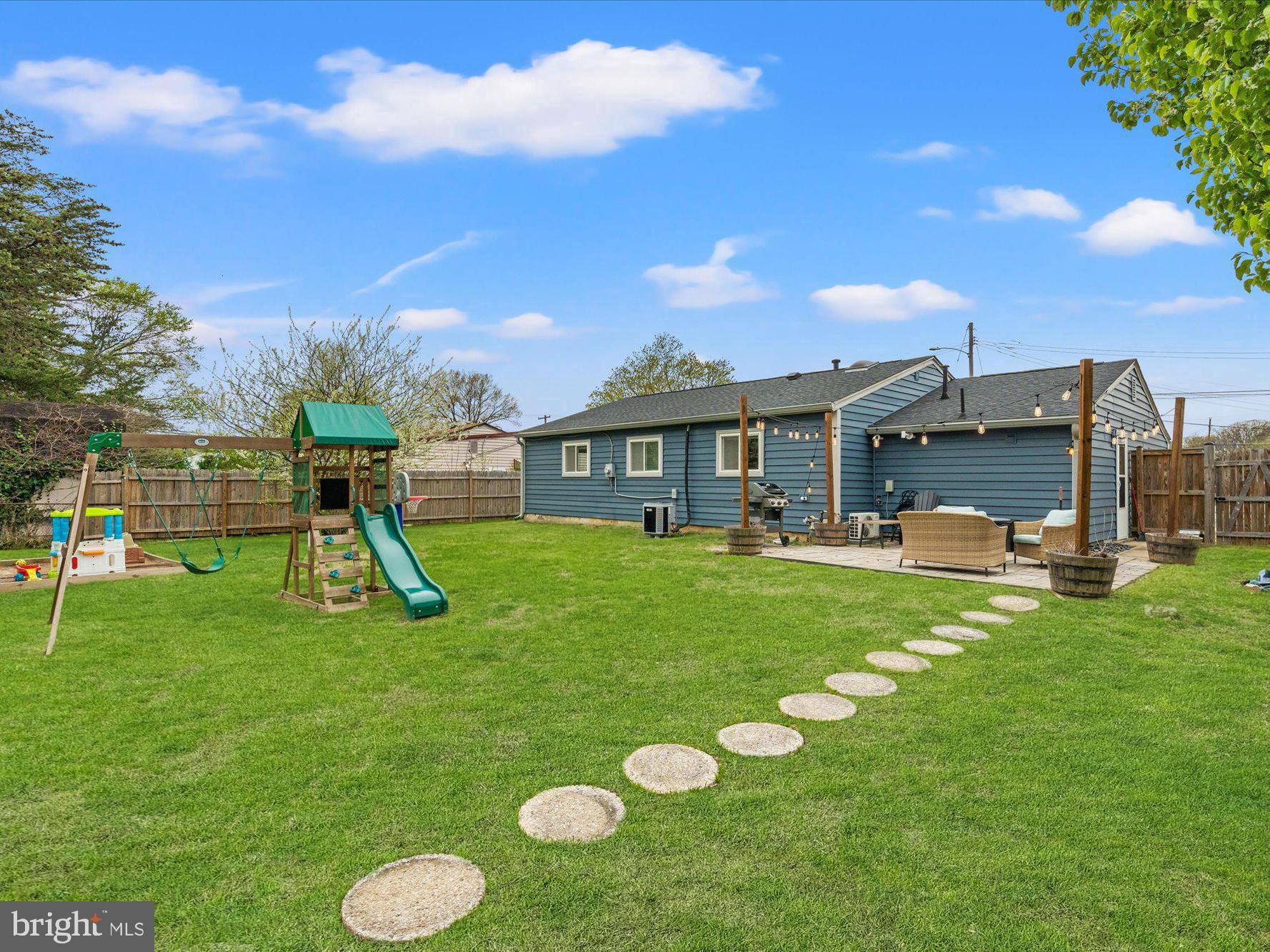 ANDREWS MANOR - Residential