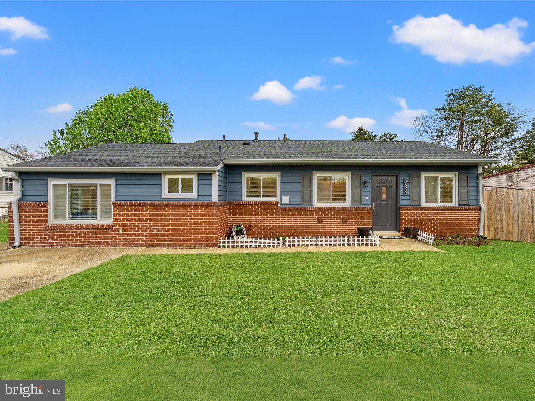 ANDREWS MANOR - Residential