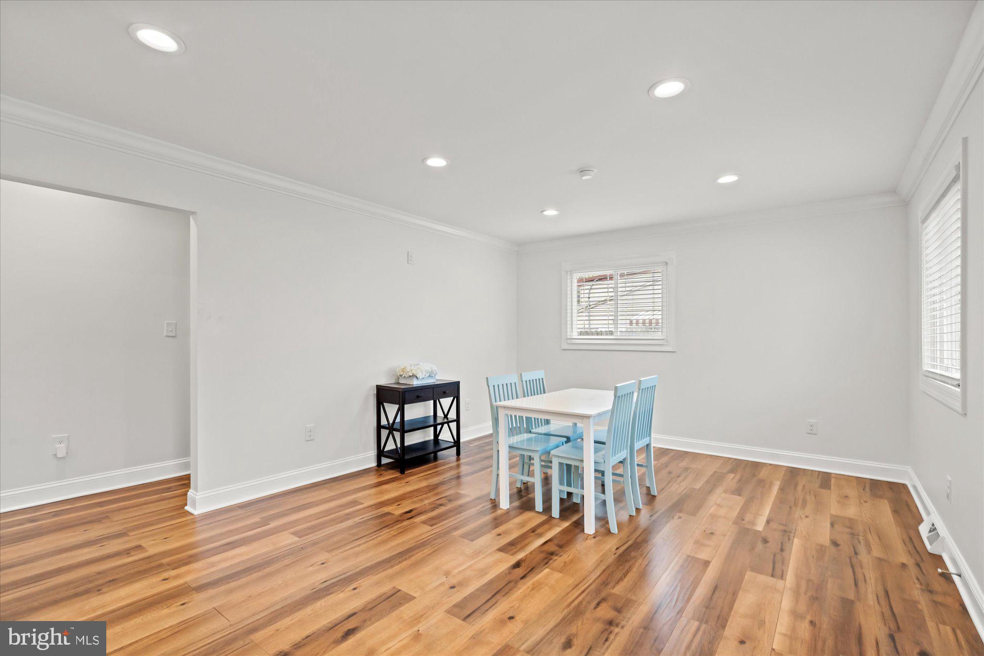 ANDREWS MANOR - Residential