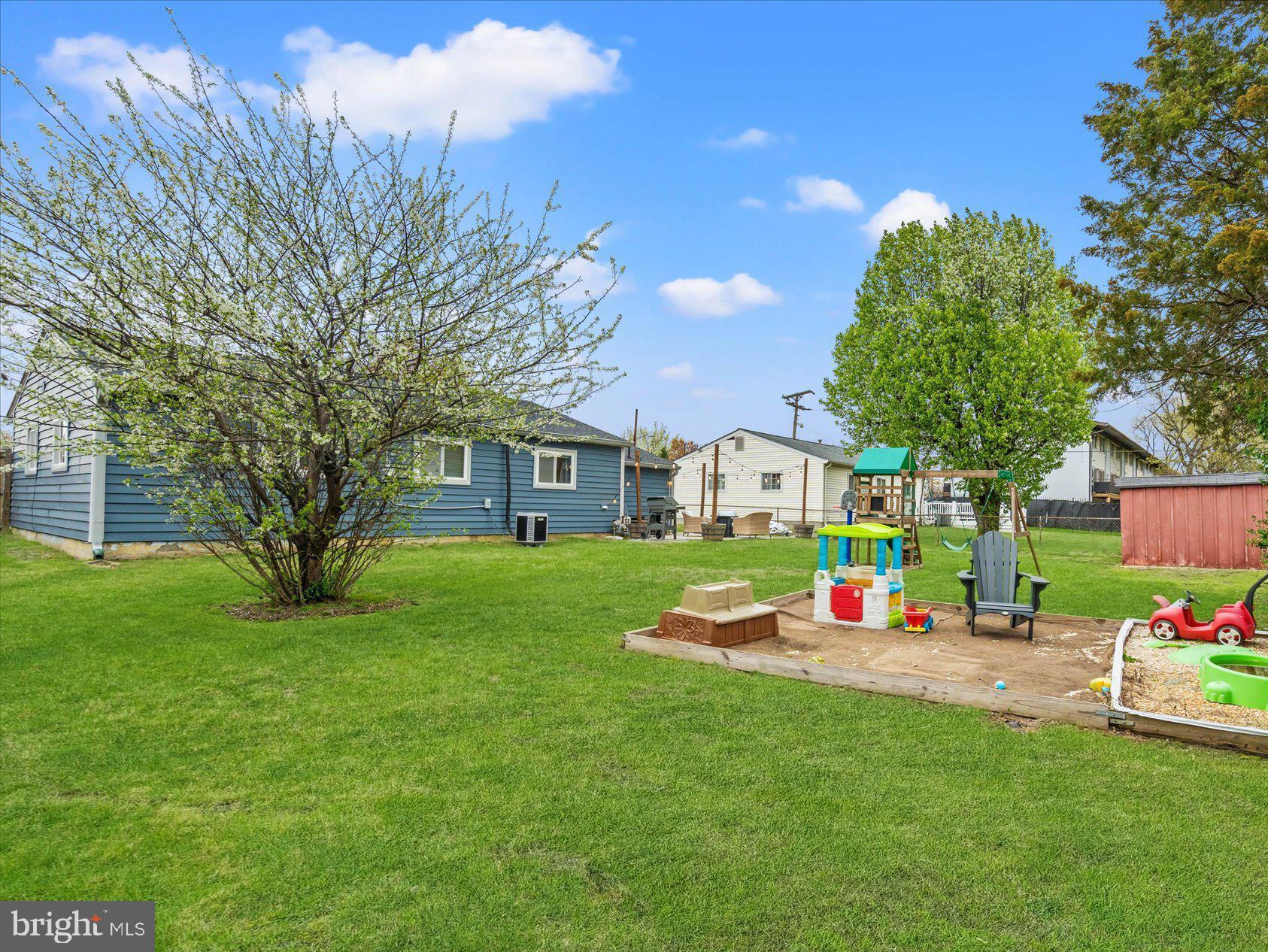 ANDREWS MANOR - Residential