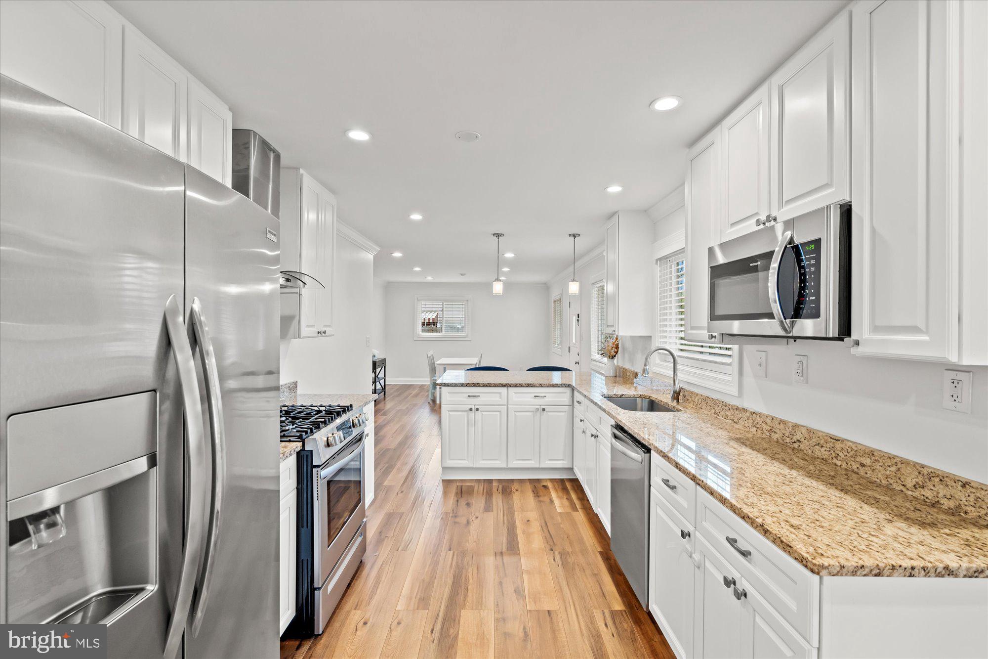 ANDREWS MANOR - Residential