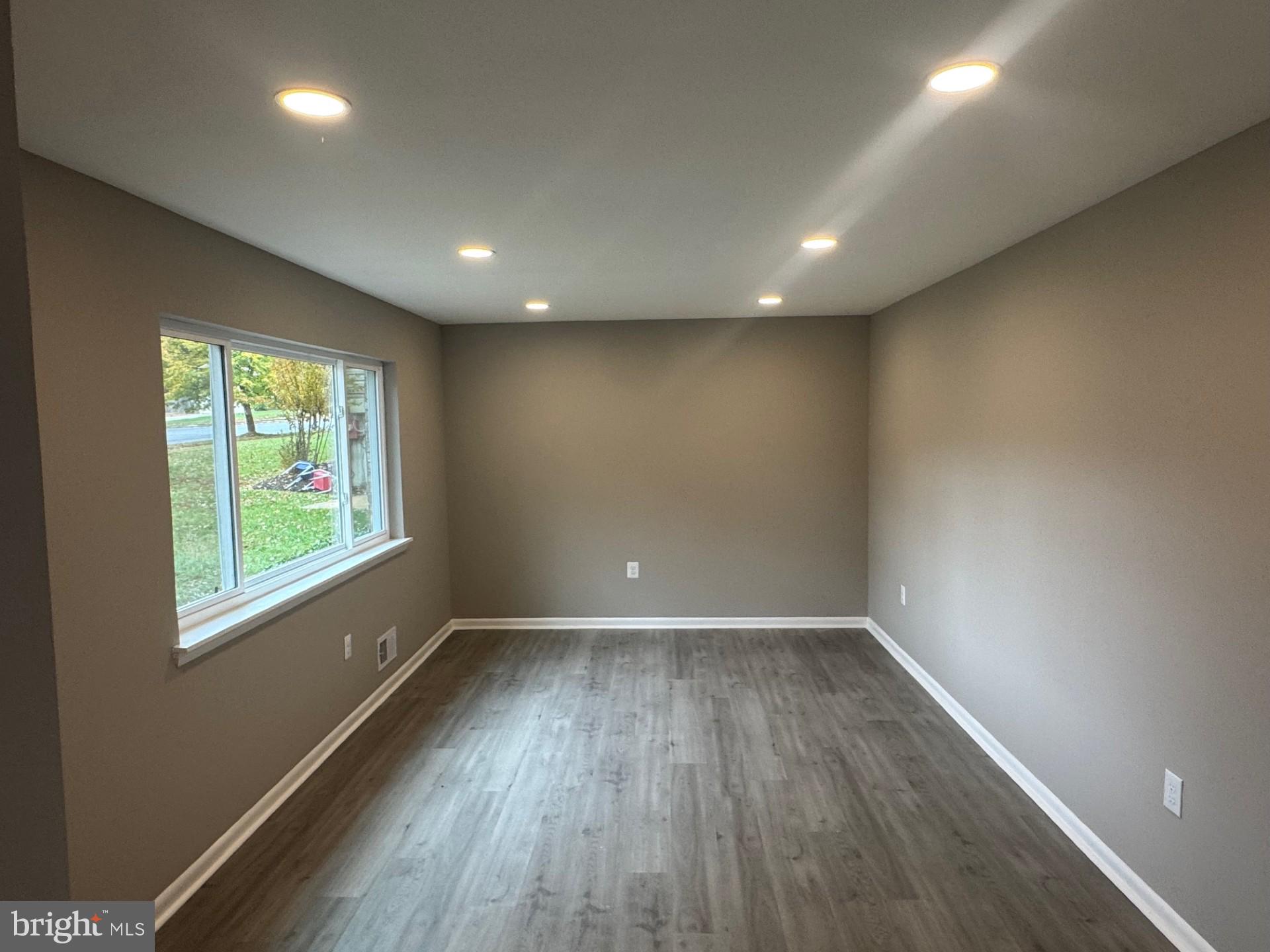 FRANKLIN SQUARE - Residential