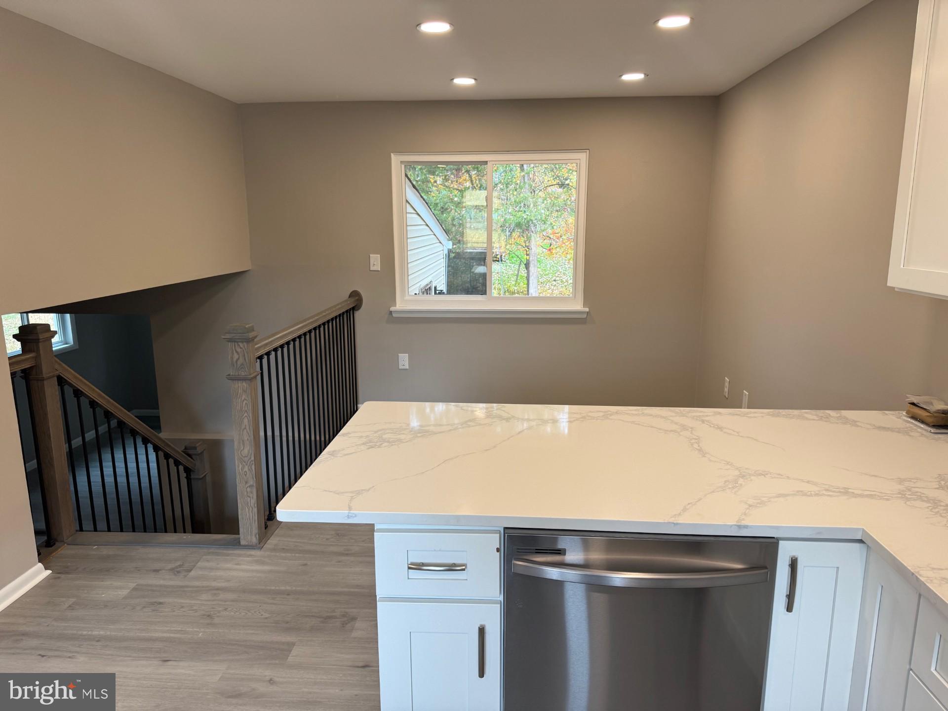 402 WARBURTON OAKS DRIVE