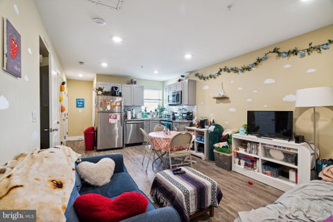 Townhouse For Rent - 2214 N Camac Street #1<br/> PHILADELPHIA, PA 19133