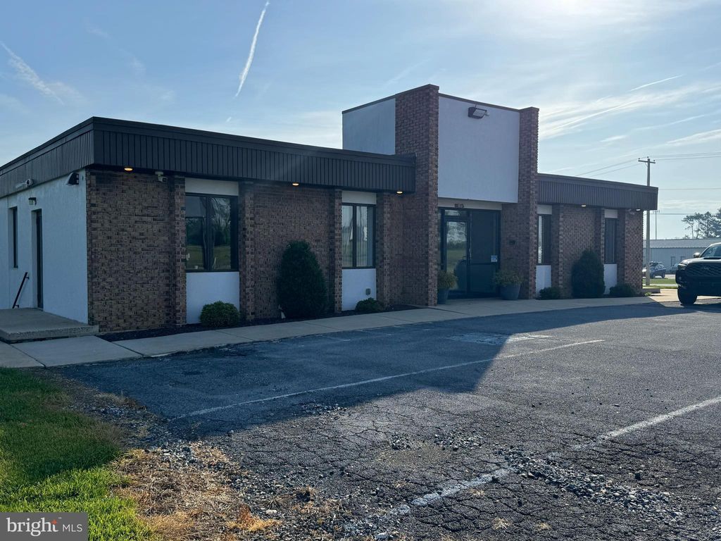 Photo of 1996 Auction Road, MANHEIM, PA 17545 (MLS # PALA2069880)