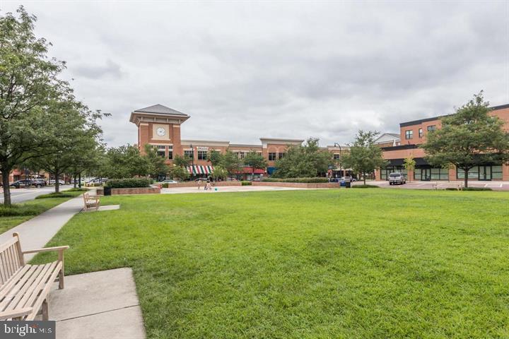 LANSDOWNE TOWN CENTER - Residential