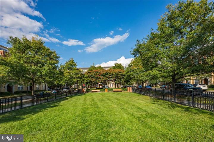 LANSDOWNE TOWN CENTER - Residential