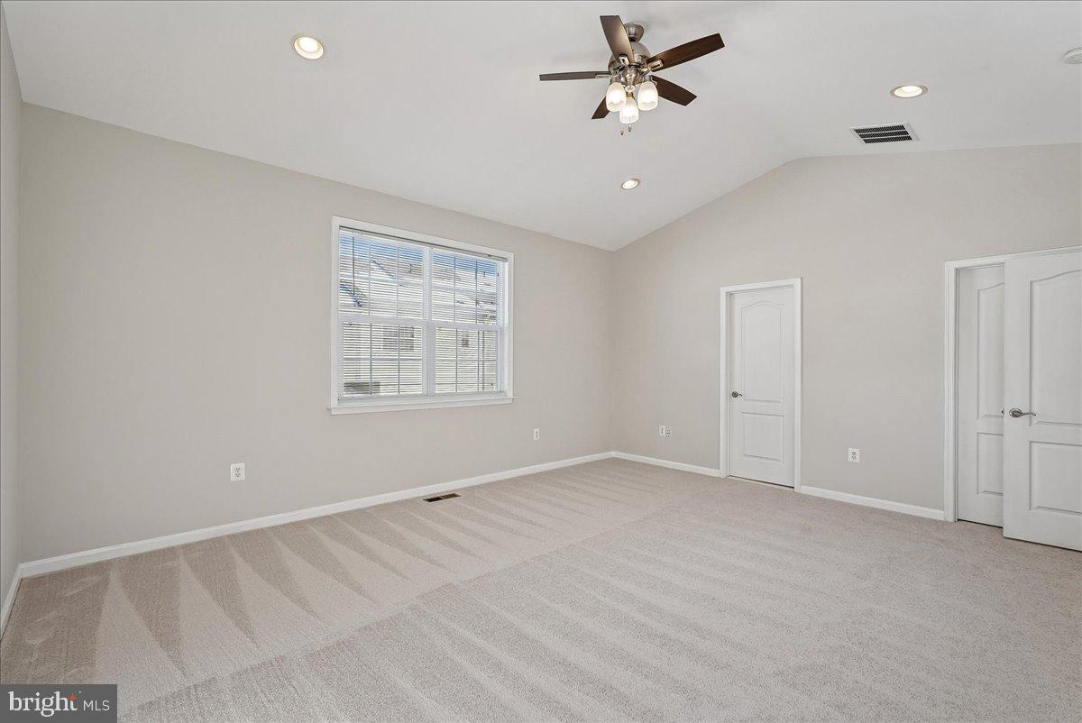 LANSDOWNE TOWN CENTER - Residential