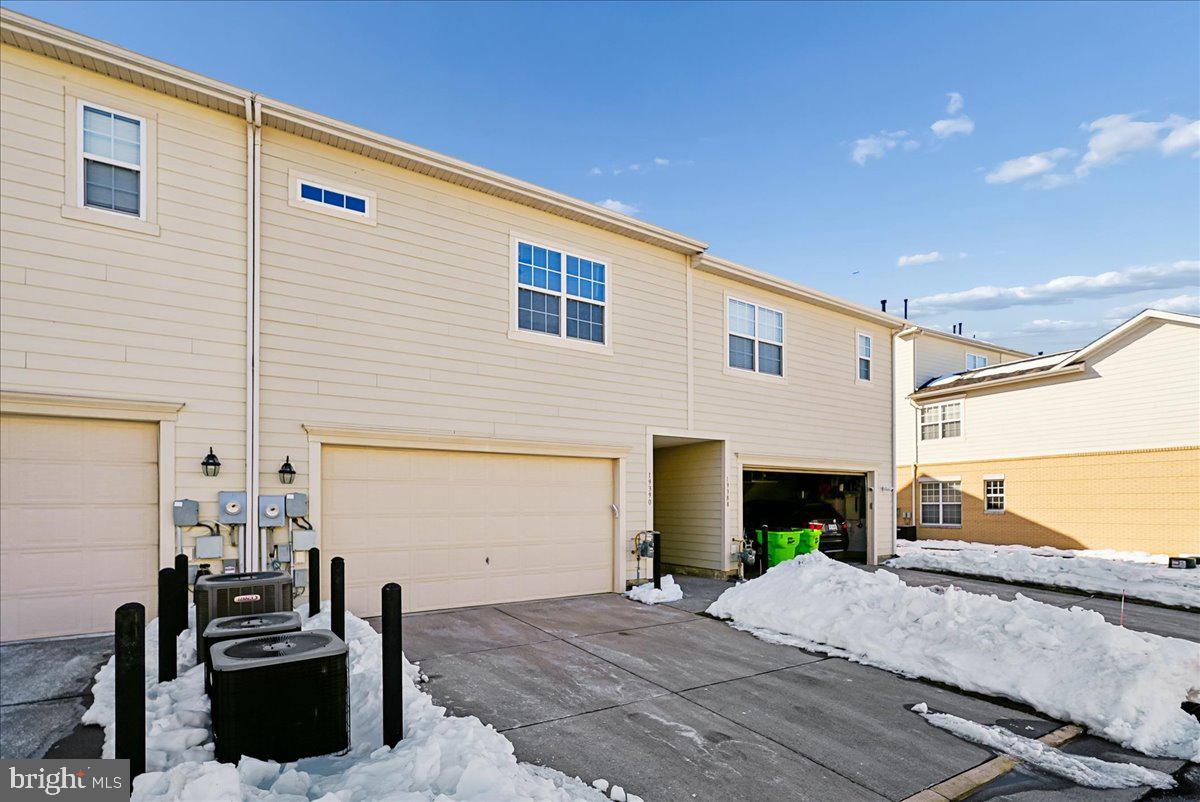 LANSDOWNE TOWN CENTER - Residential