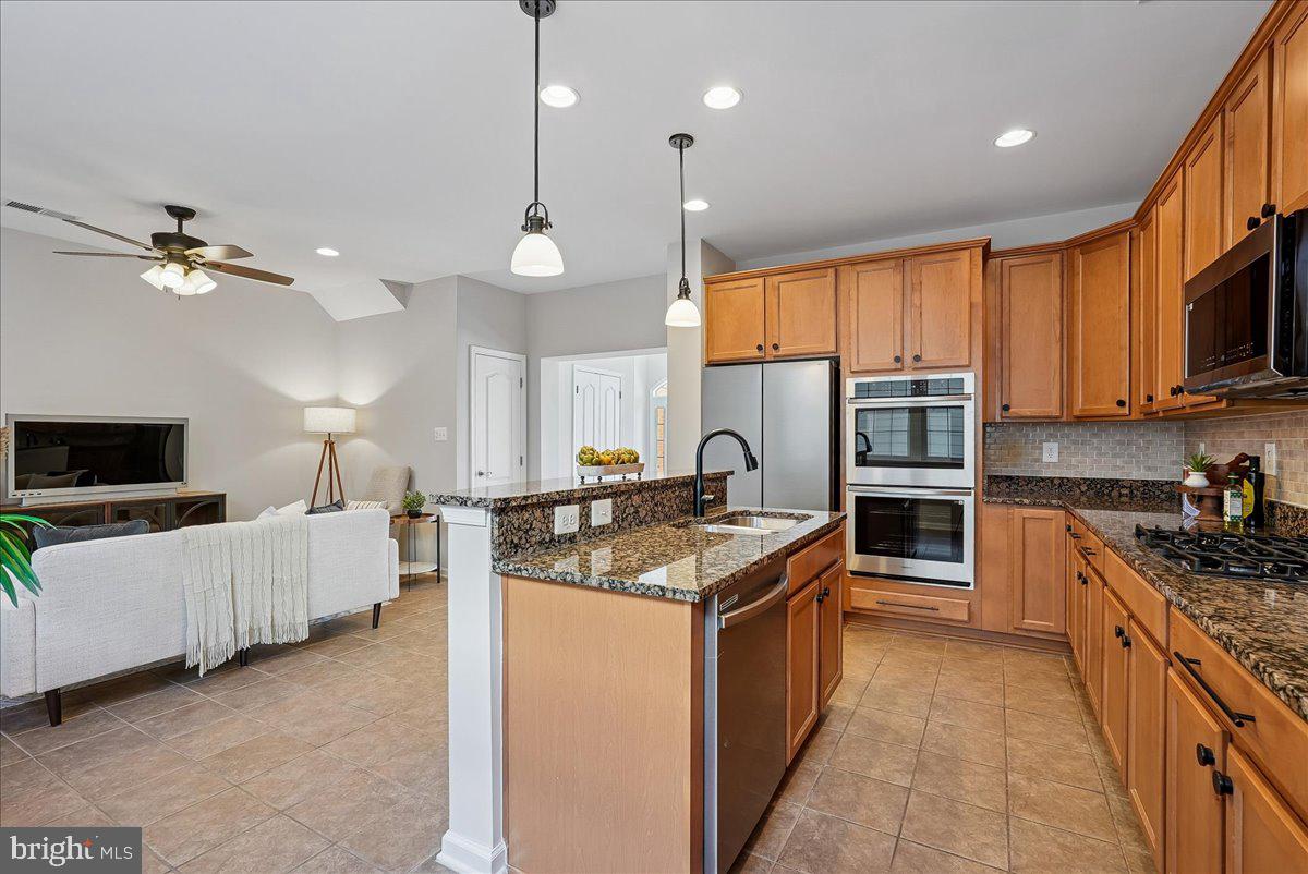 LANSDOWNE TOWN CENTER - Residential