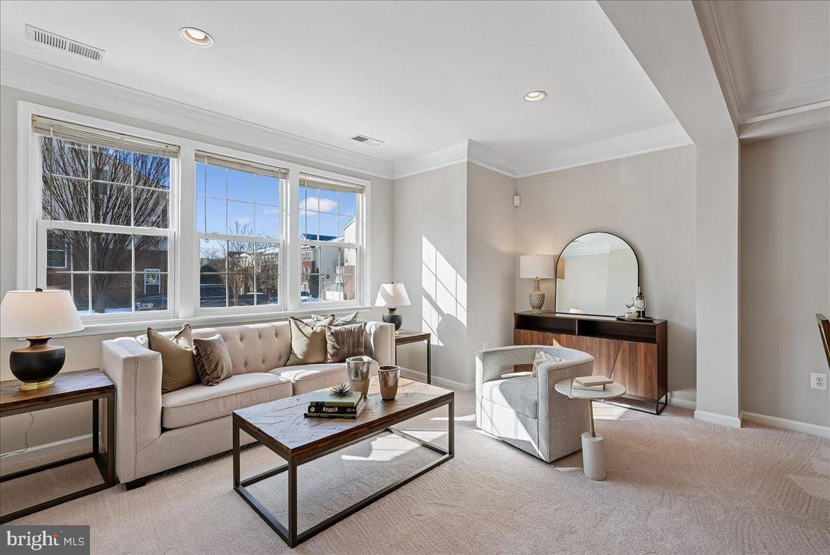 LANSDOWNE TOWN CENTER - Residential