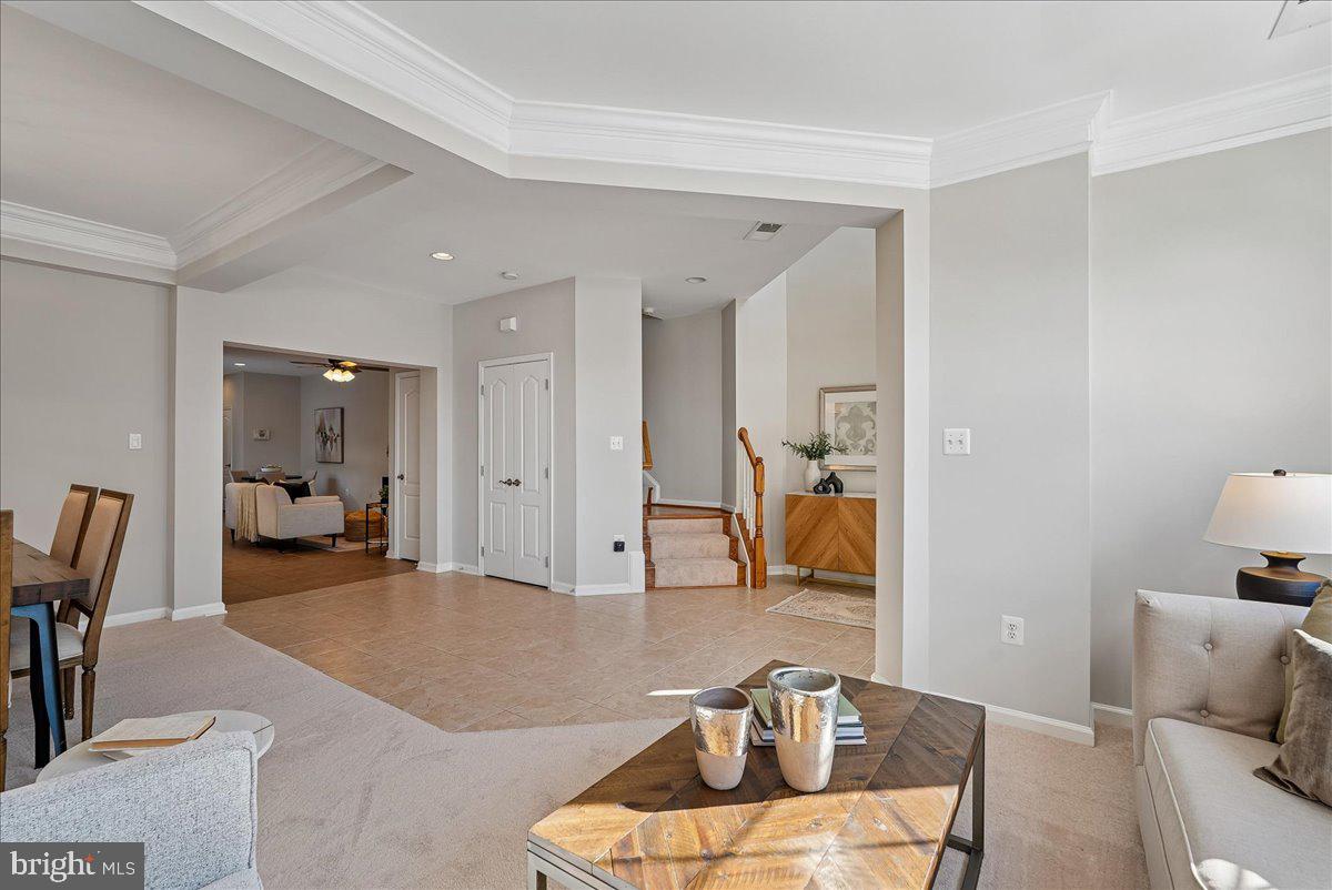 LANSDOWNE TOWN CENTER - Residential