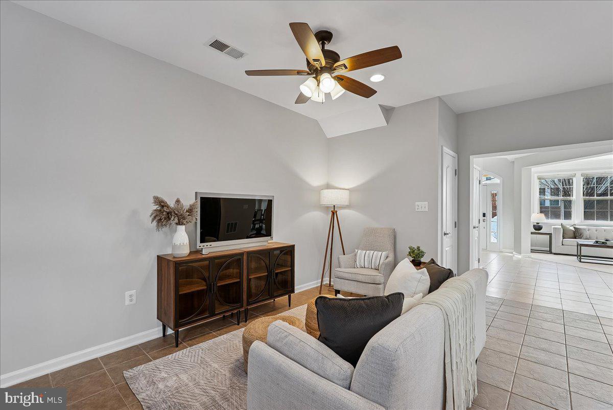 LANSDOWNE TOWN CENTER - Residential