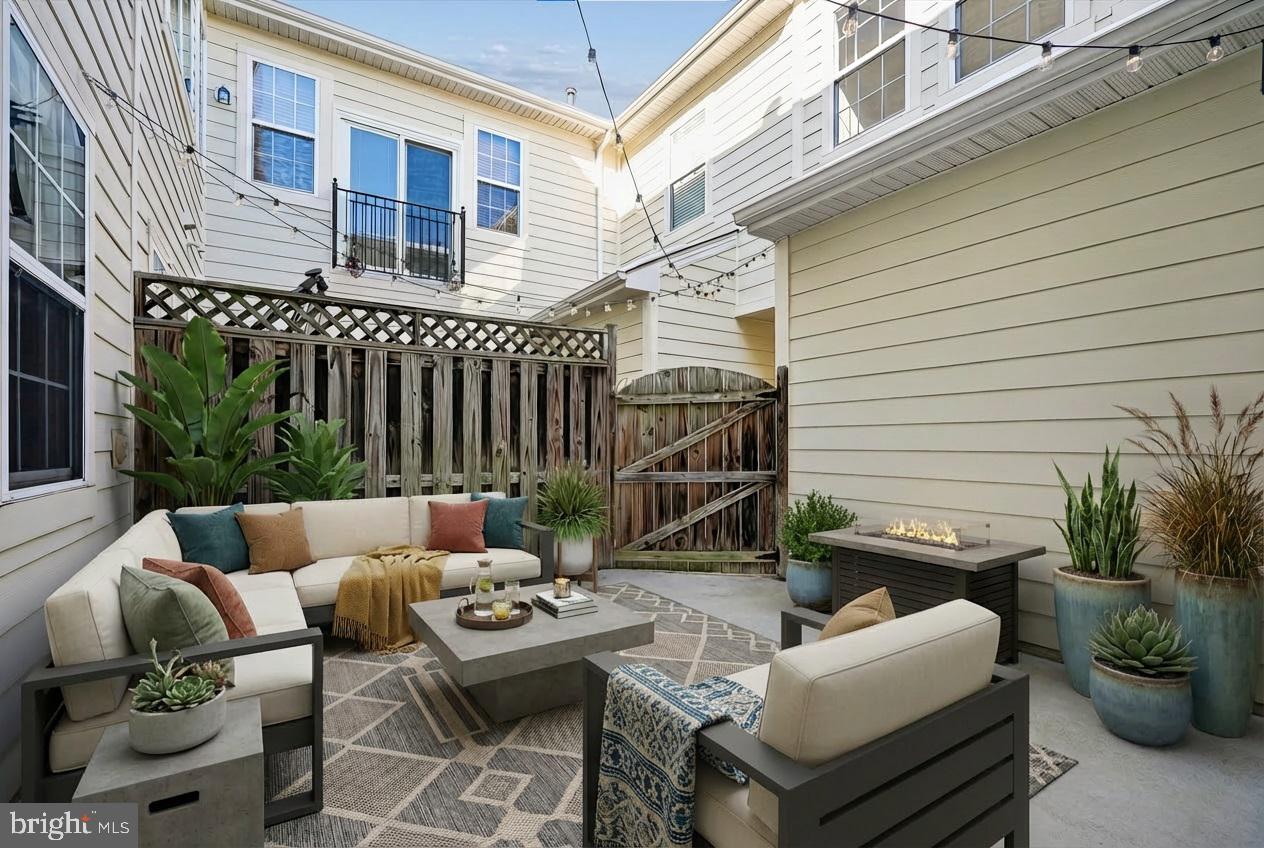 LANSDOWNE TOWN CENTER - Residential