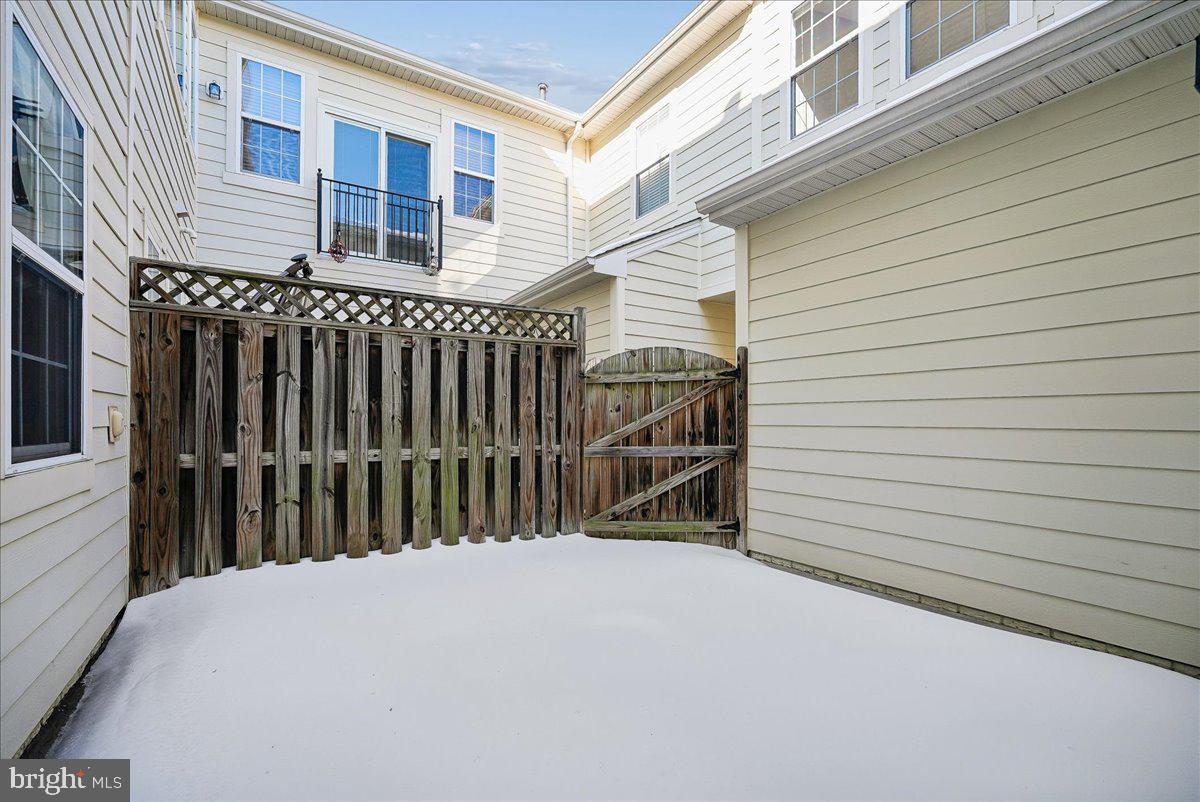 LANSDOWNE TOWN CENTER - Residential