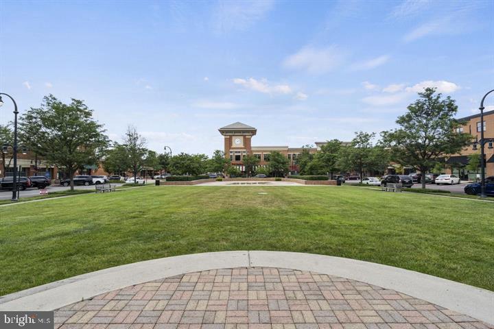 LANSDOWNE TOWN CENTER - Residential