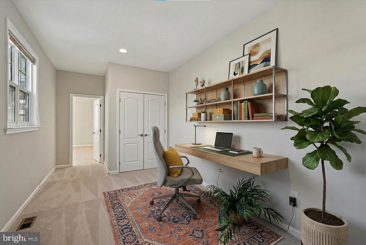 LANSDOWNE TOWN CENTER - Residential