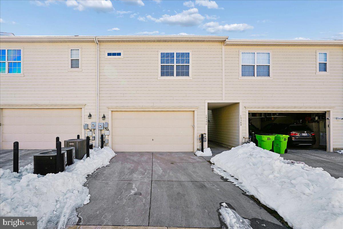 LANSDOWNE TOWN CENTER - Residential