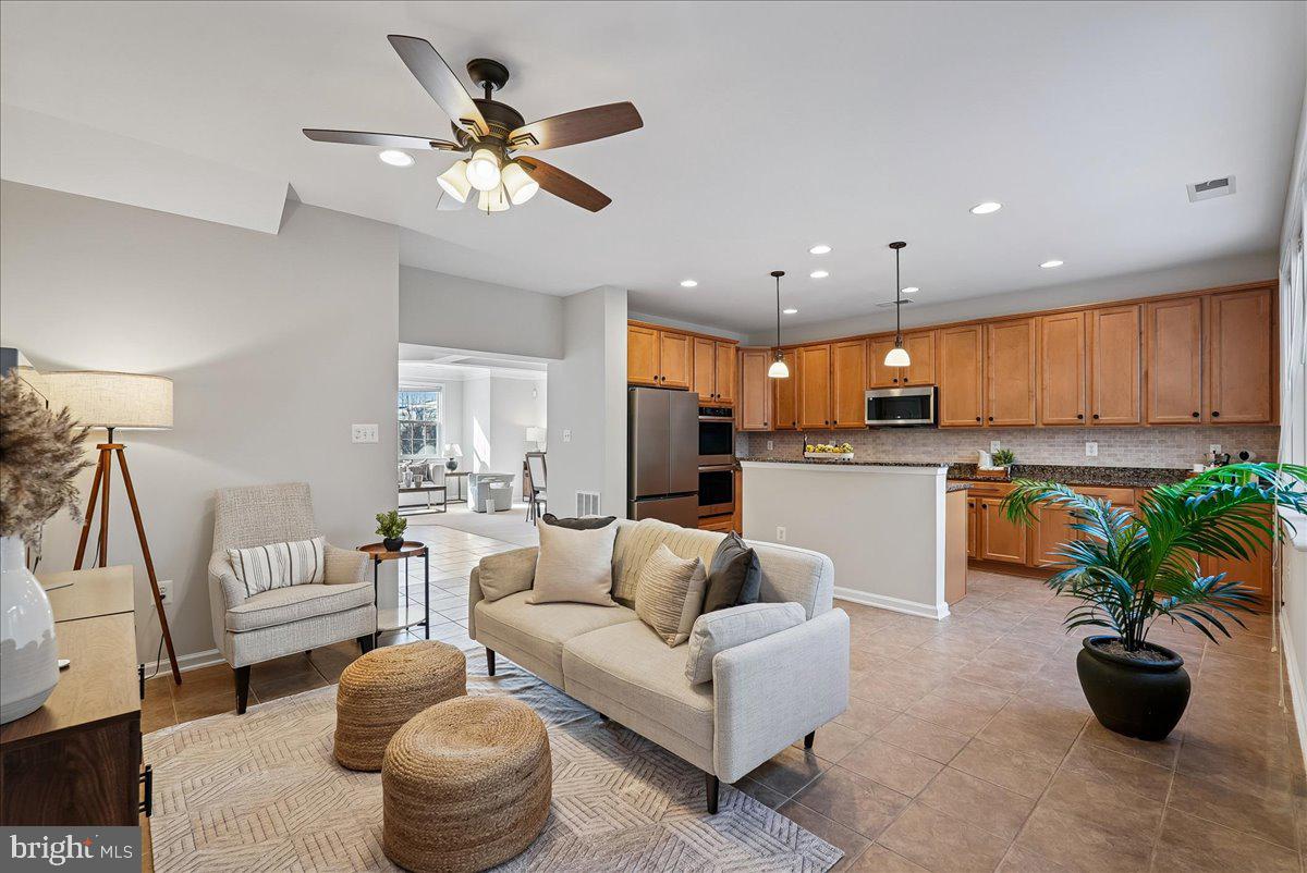 LANSDOWNE TOWN CENTER - Residential