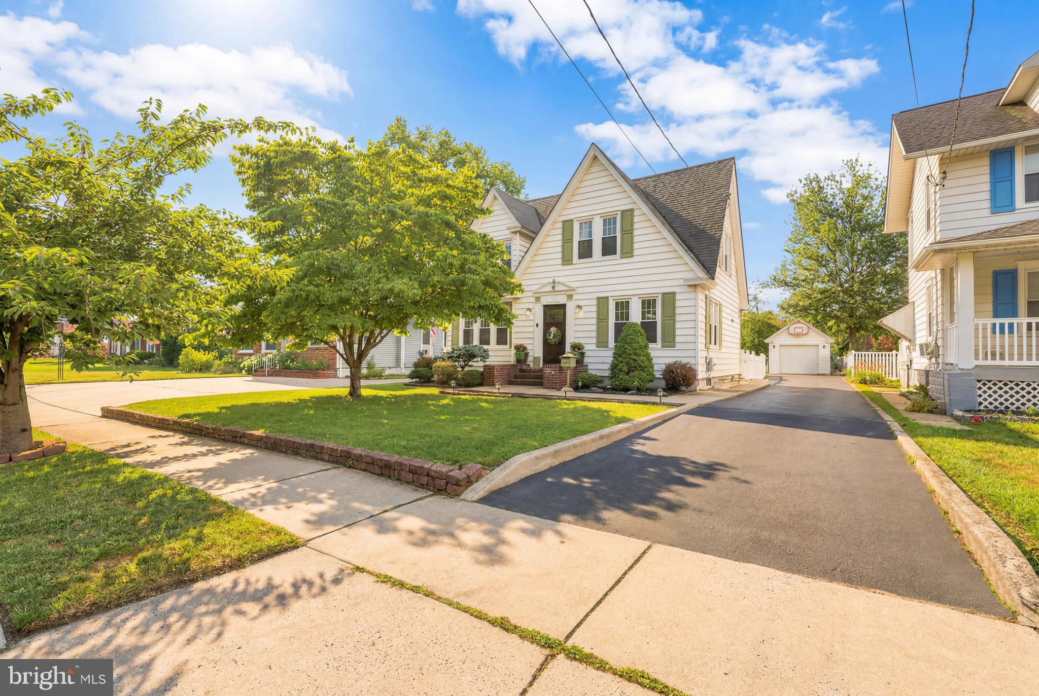 552 BELLEVUE AVENUE