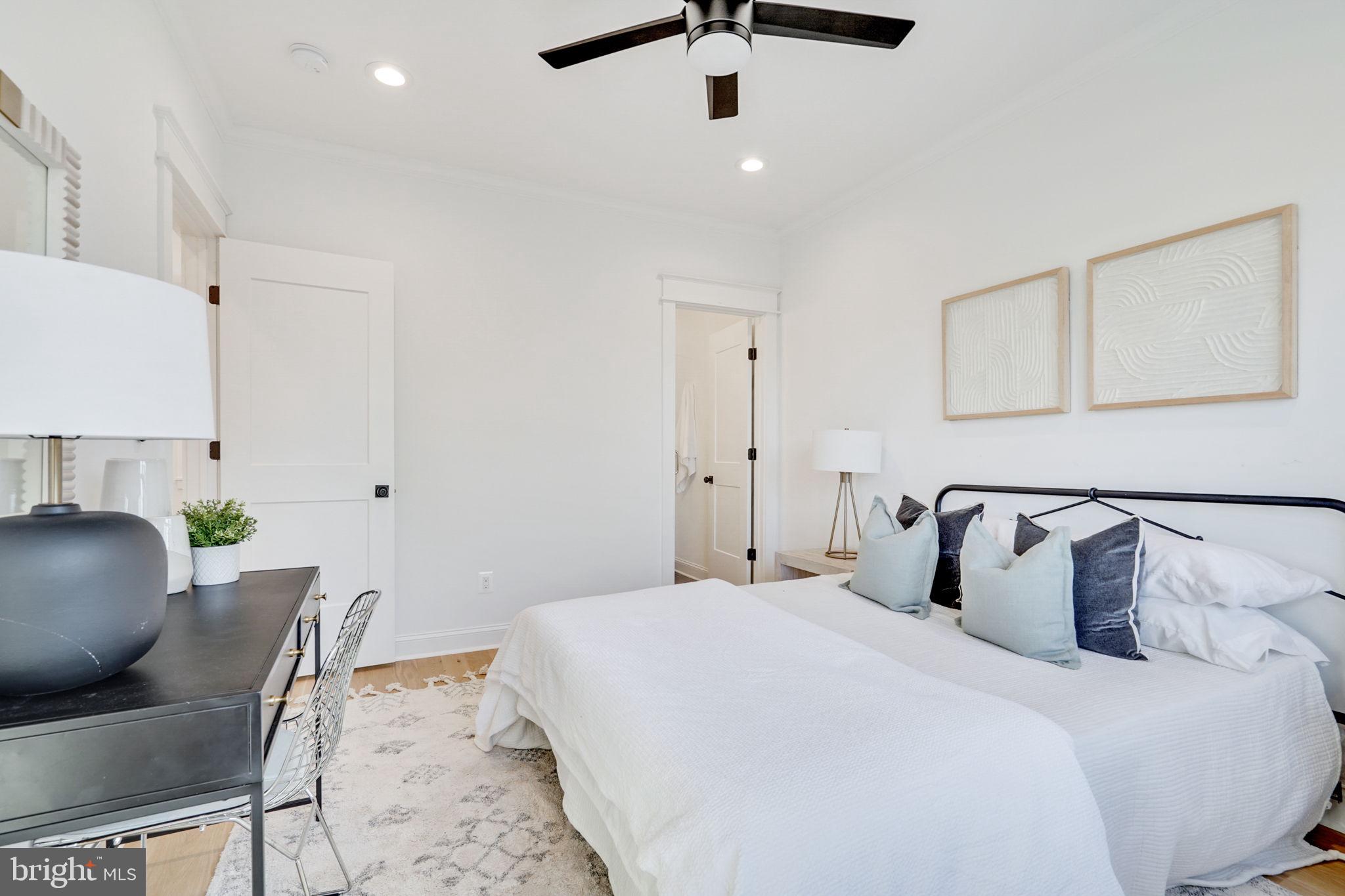 OAKCREST - Residential