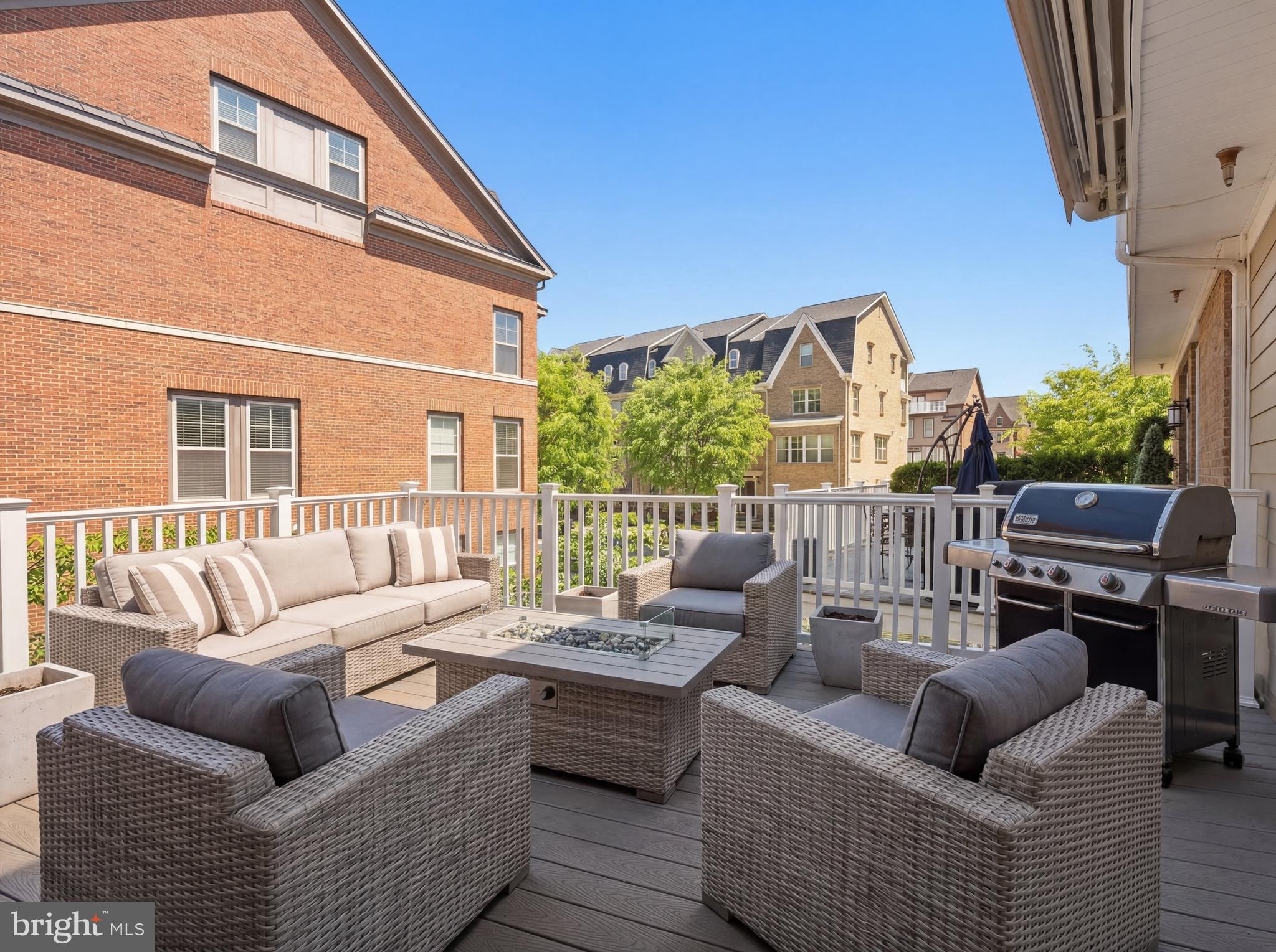 CROWN FARM - Residential