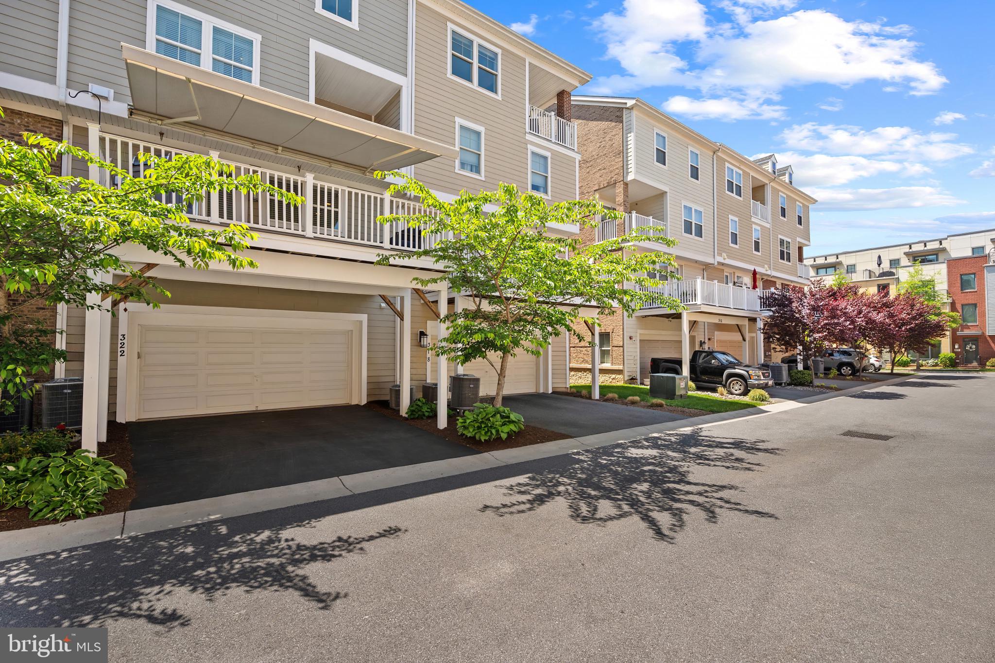 CROWN FARM - Residential