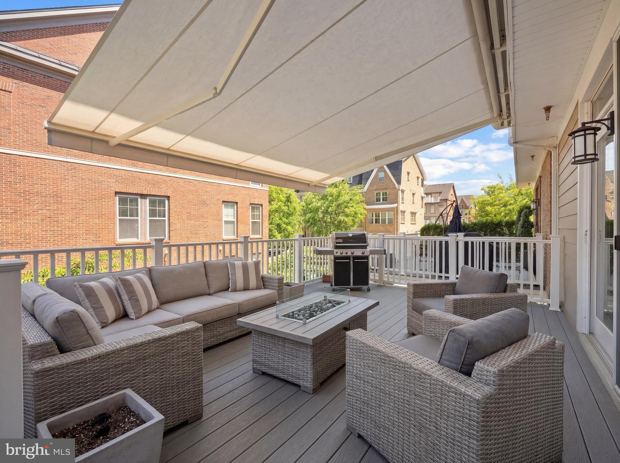CROWN FARM - Residential