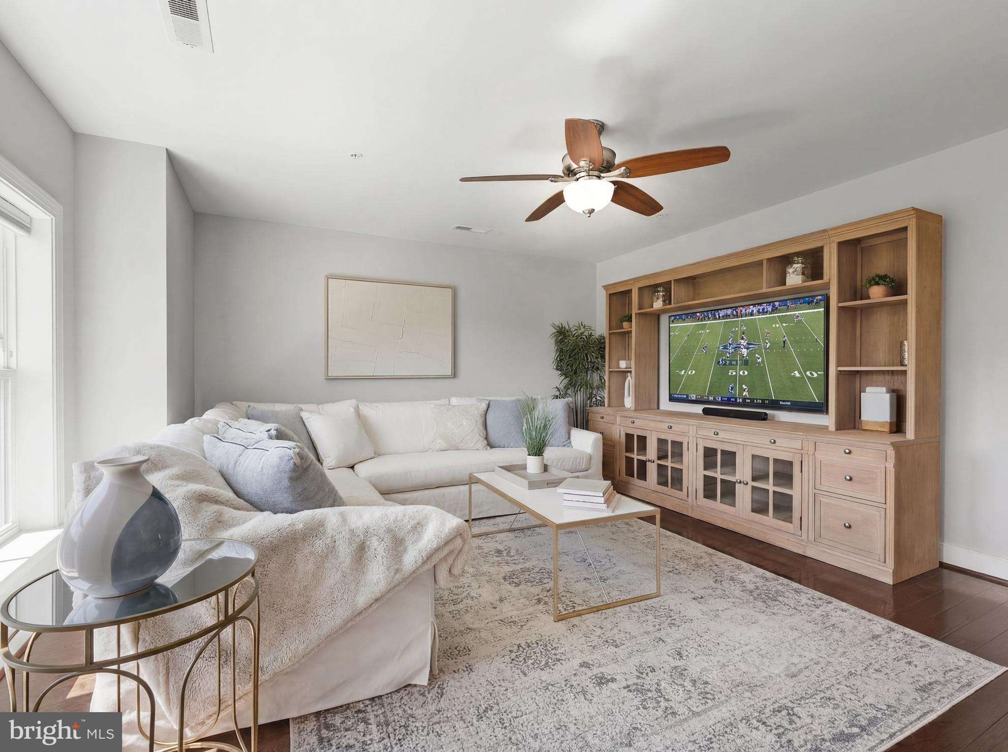 CROWN FARM - Residential