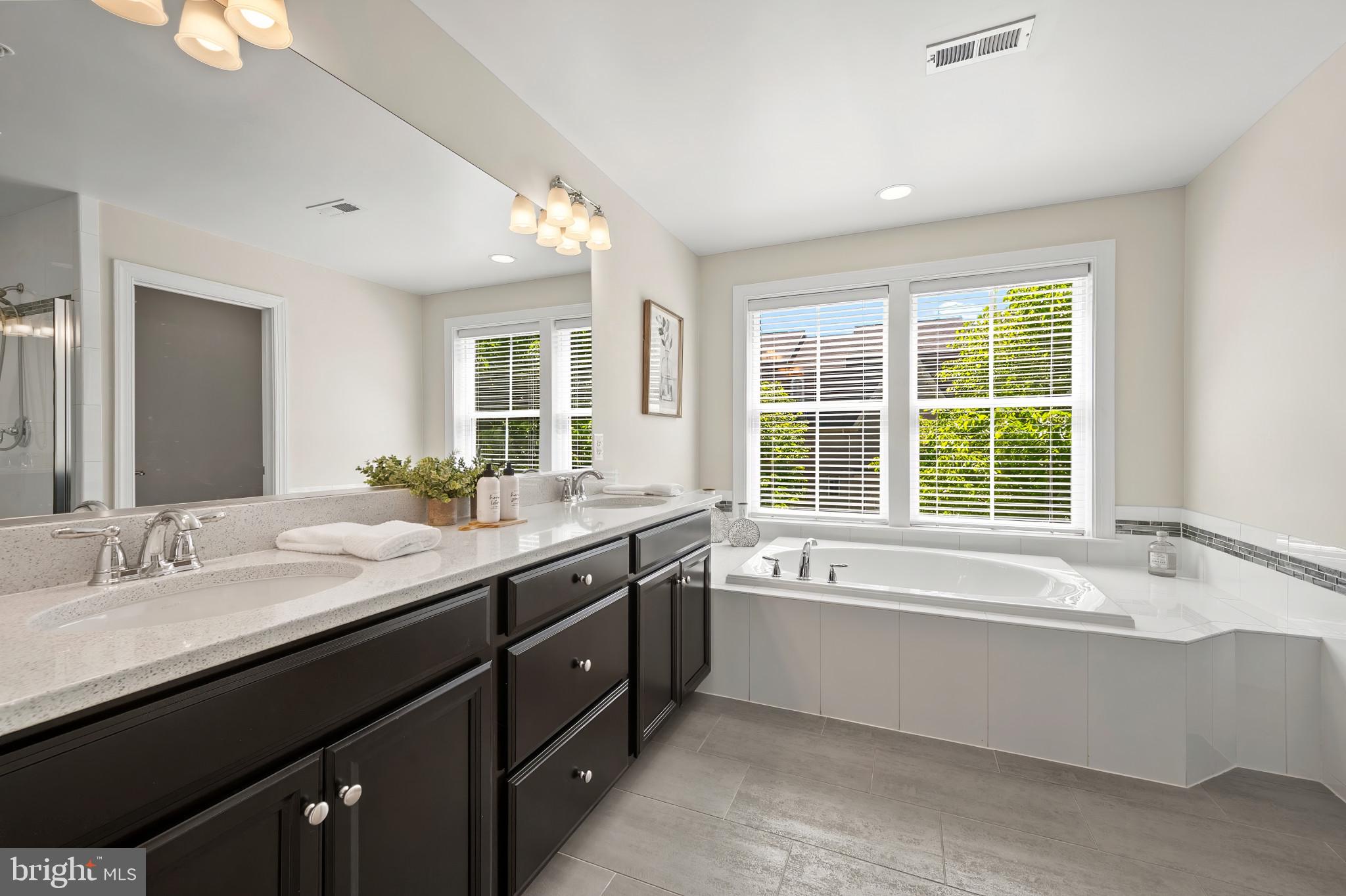 CROWN FARM - Residential