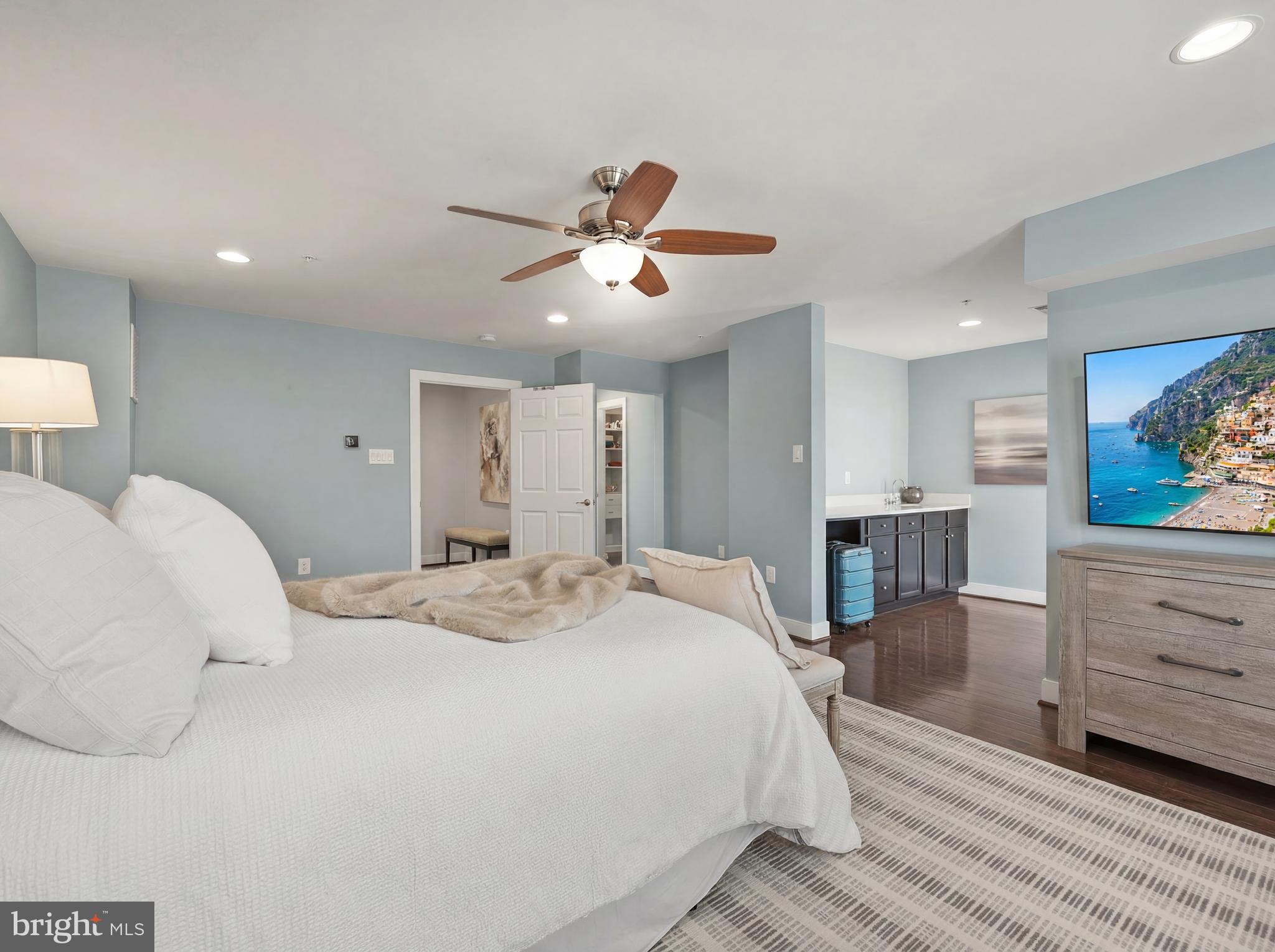CROWN FARM - Residential