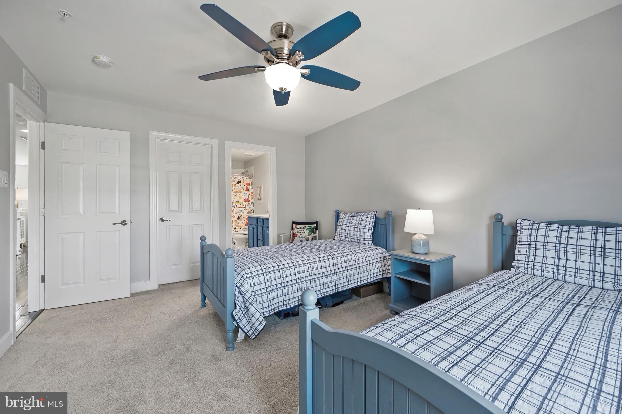 CROWN FARM - Residential