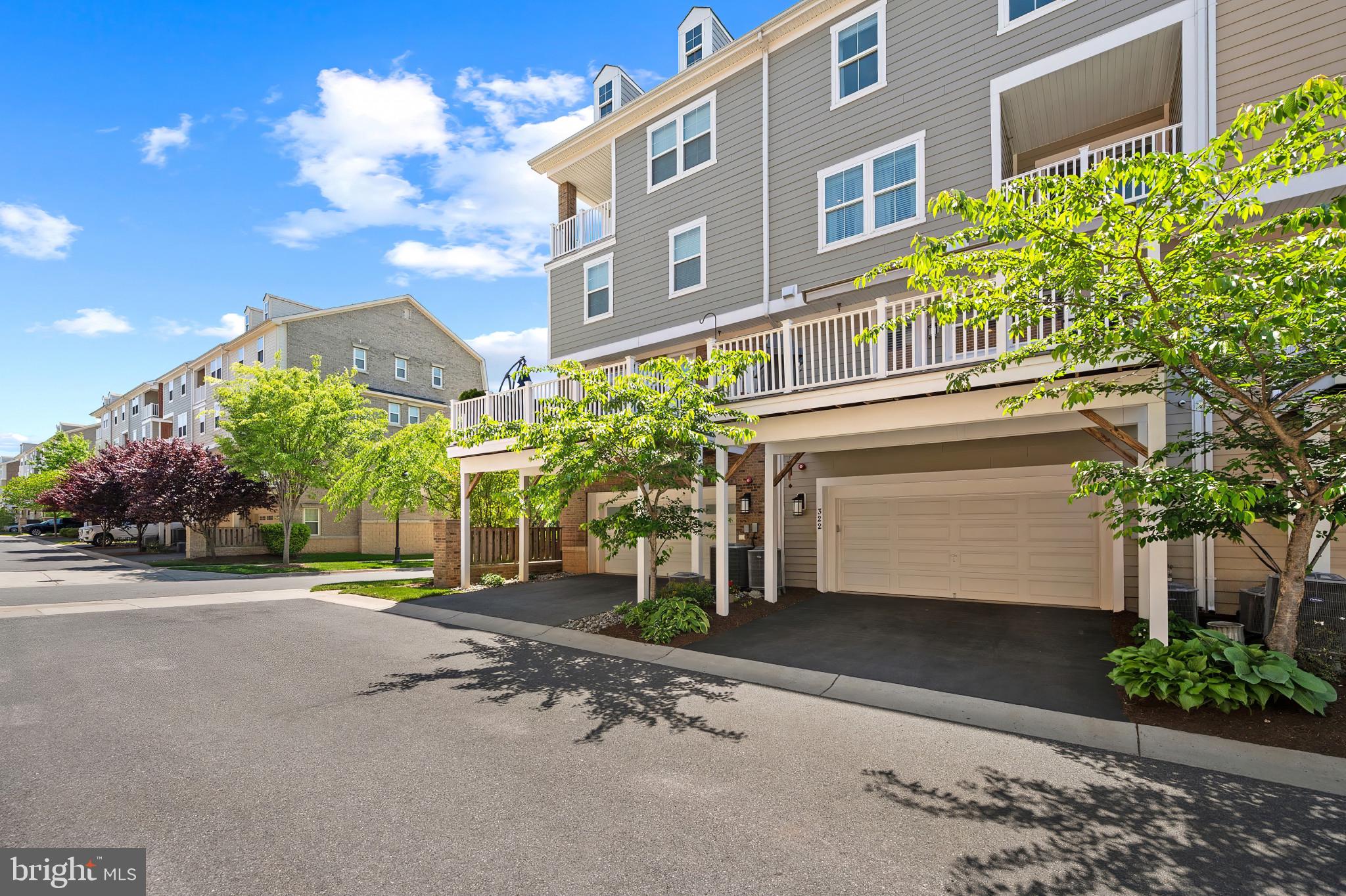CROWN FARM - Residential