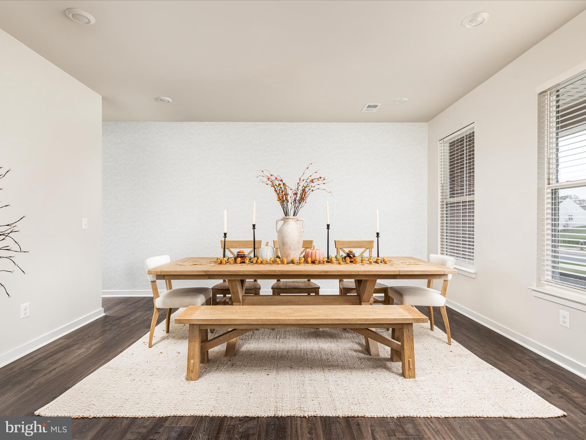 SENSENY VILLAGE - Residential