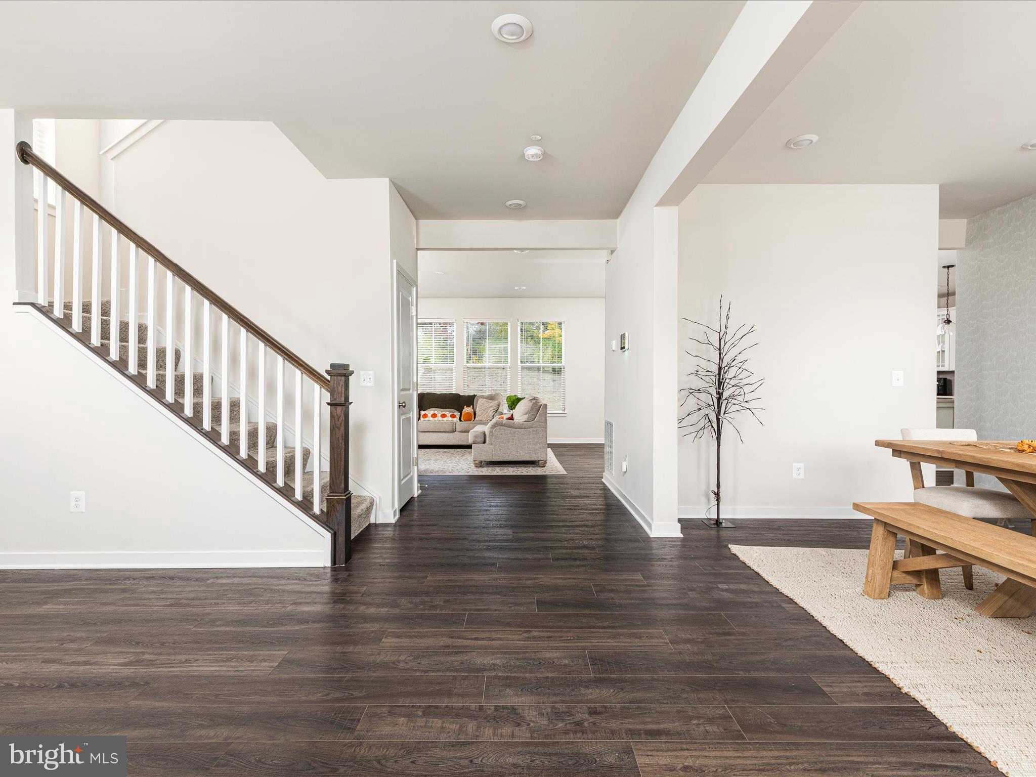 SENSENY VILLAGE - Residential