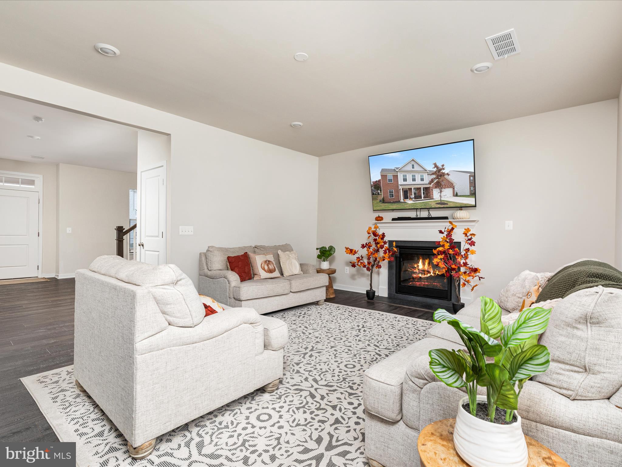 SENSENY VILLAGE - Residential