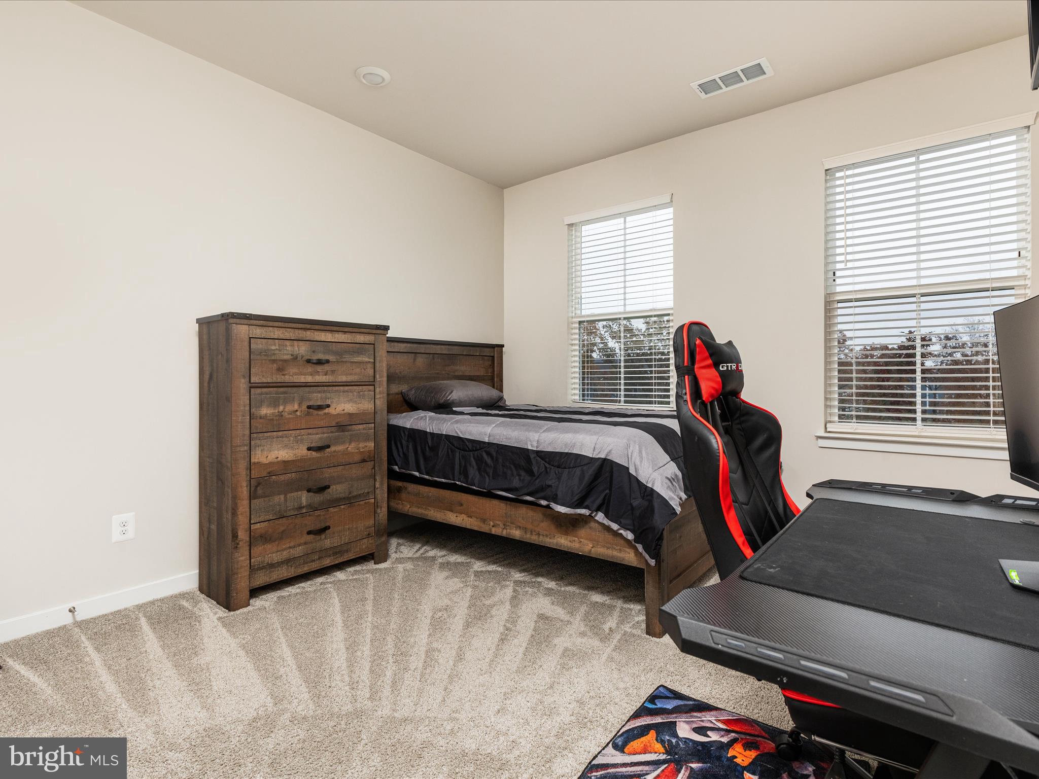 SENSENY VILLAGE - Residential