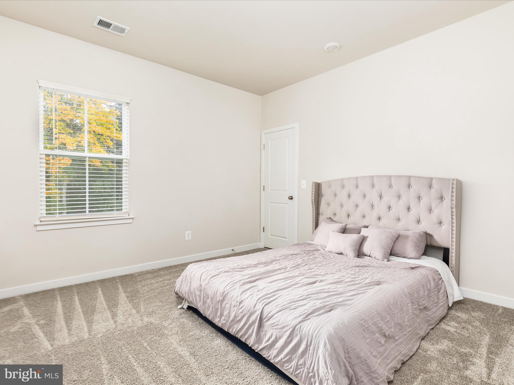 SENSENY VILLAGE - Residential