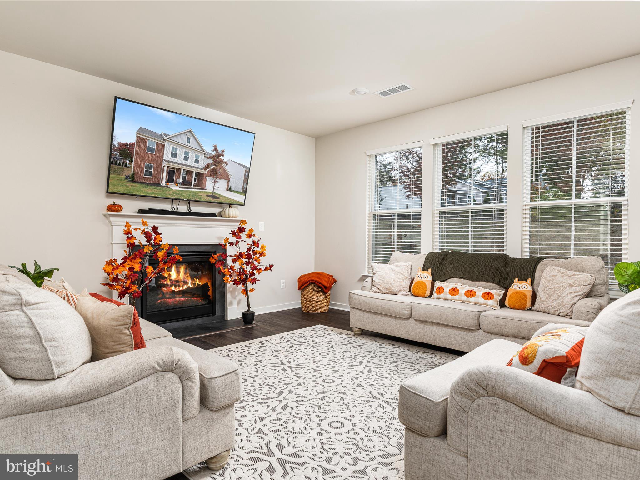 SENSENY VILLAGE - Residential