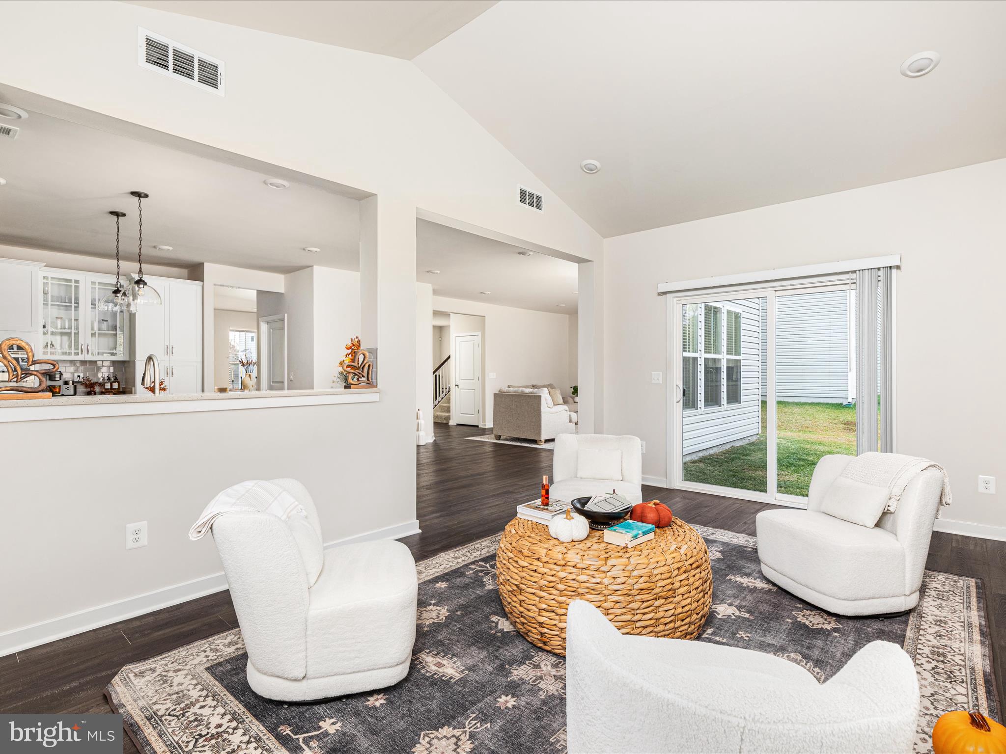 SENSENY VILLAGE - Residential