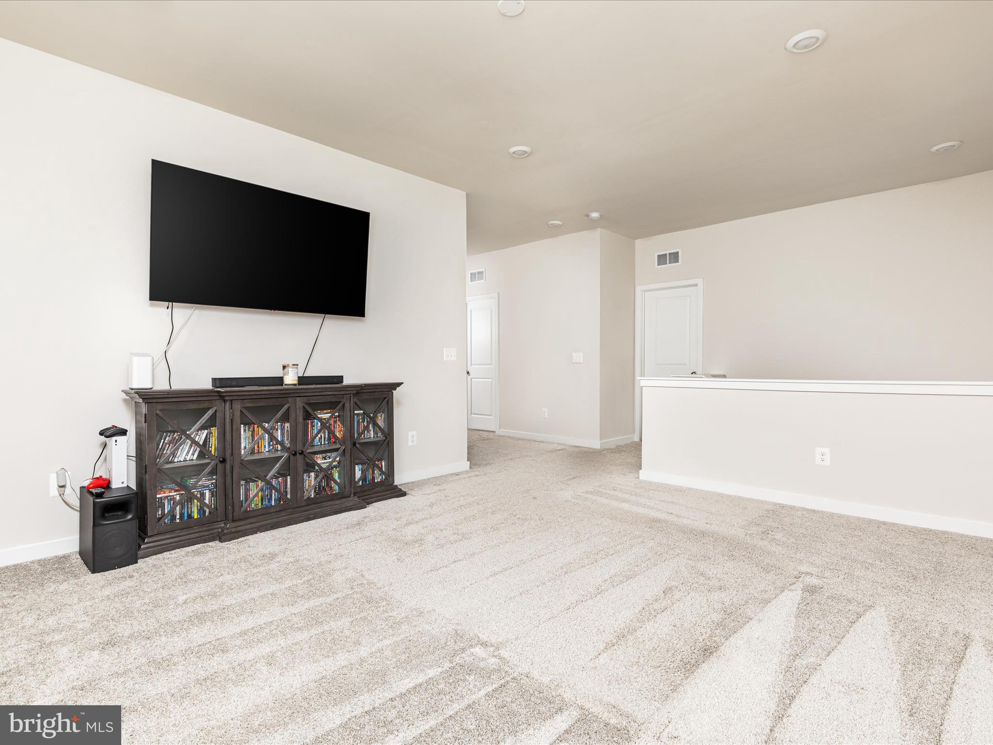 SENSENY VILLAGE - Residential