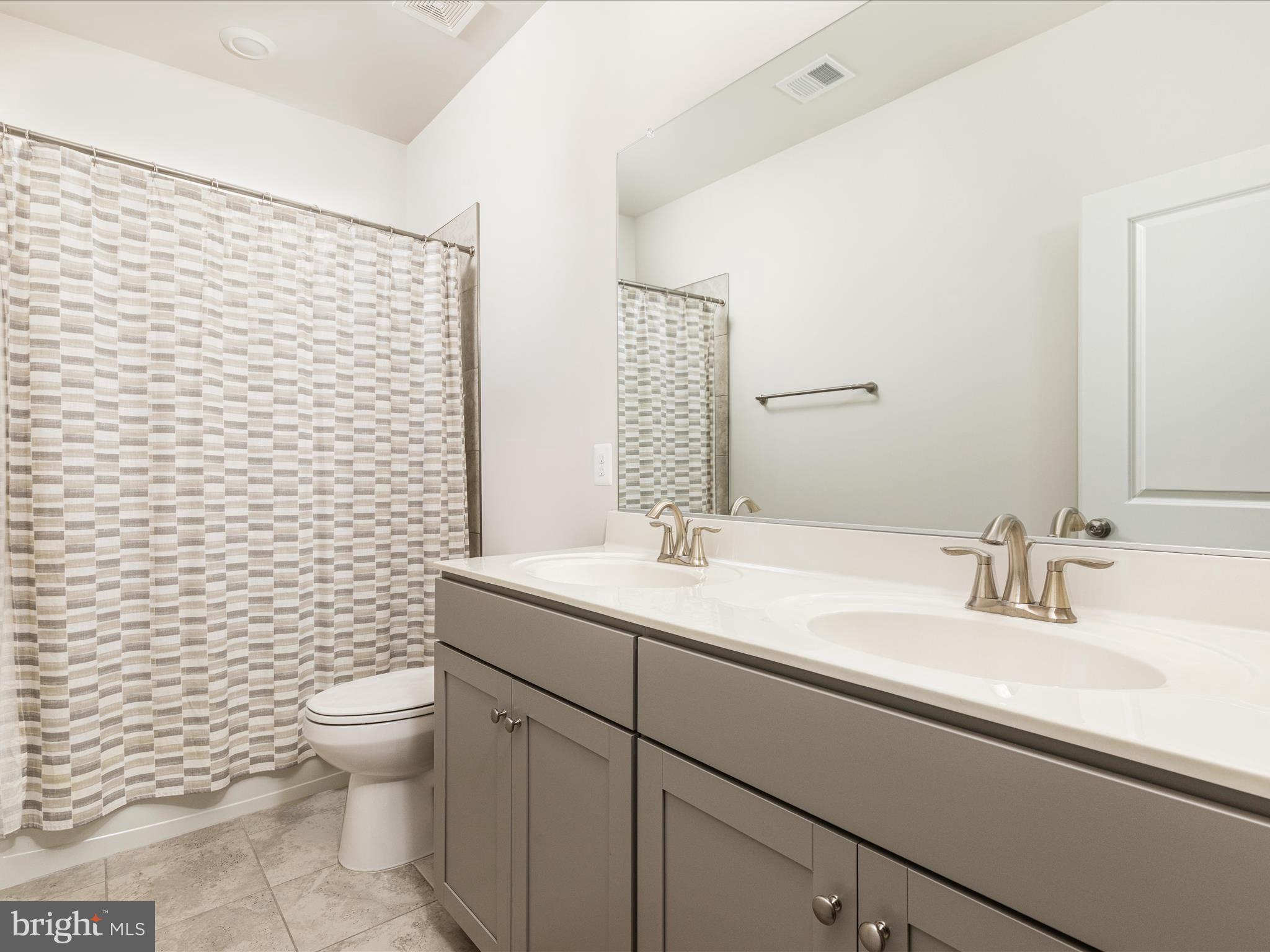 SENSENY VILLAGE - Residential