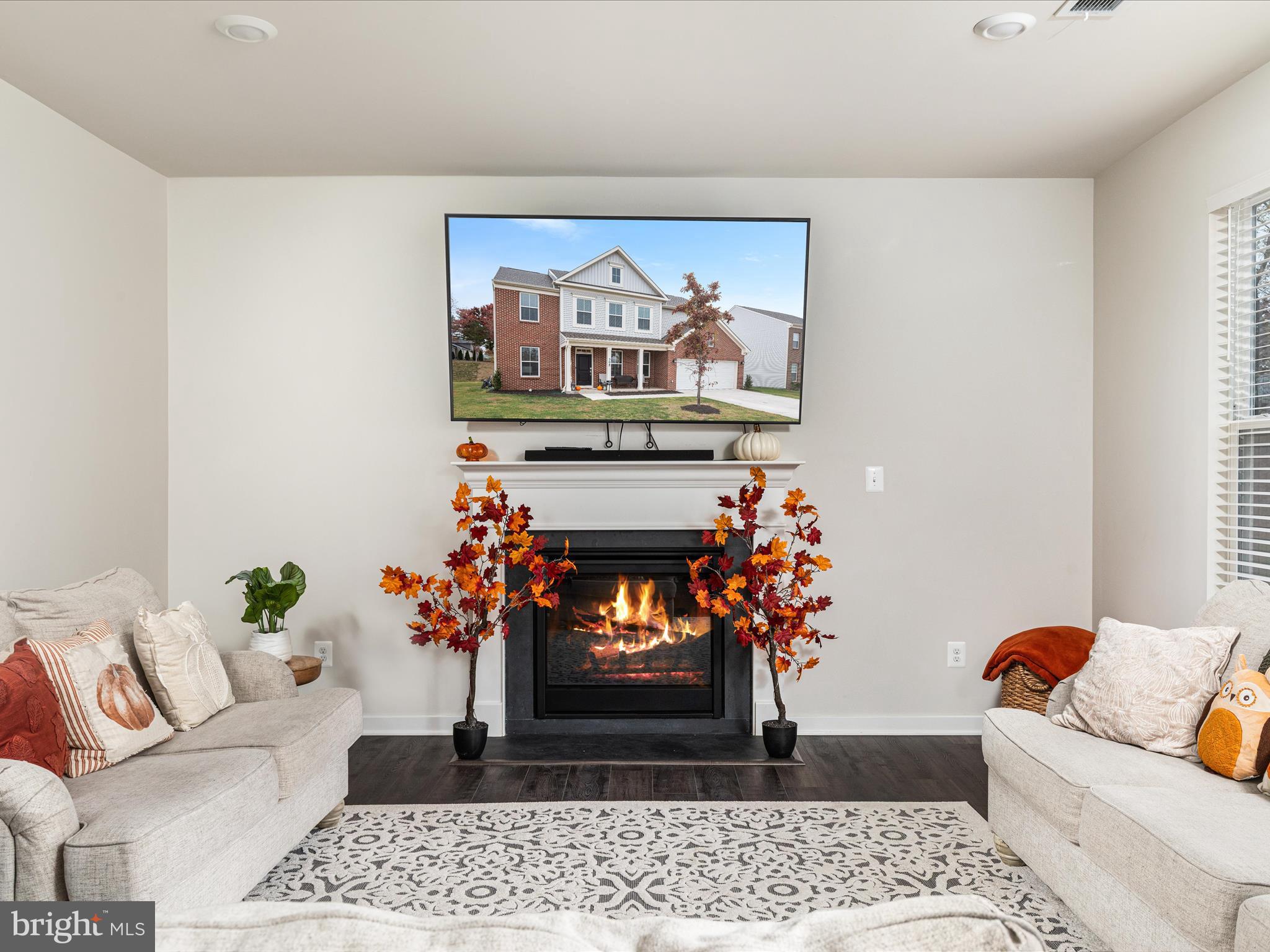 SENSENY VILLAGE - Residential