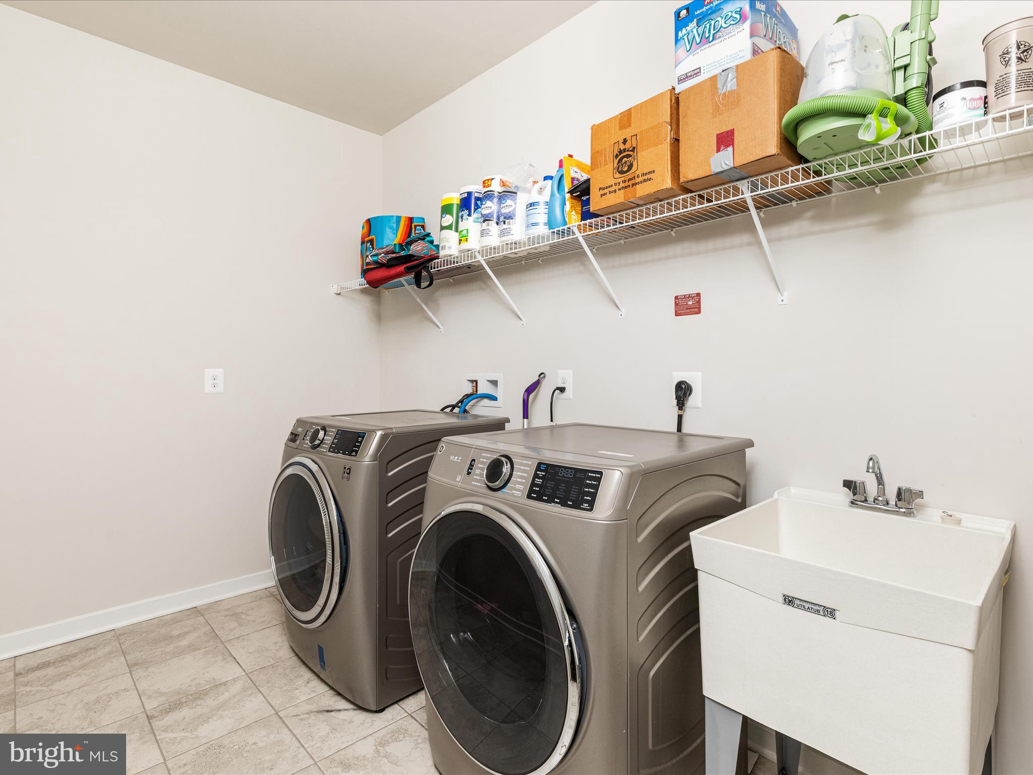 SENSENY VILLAGE - Residential