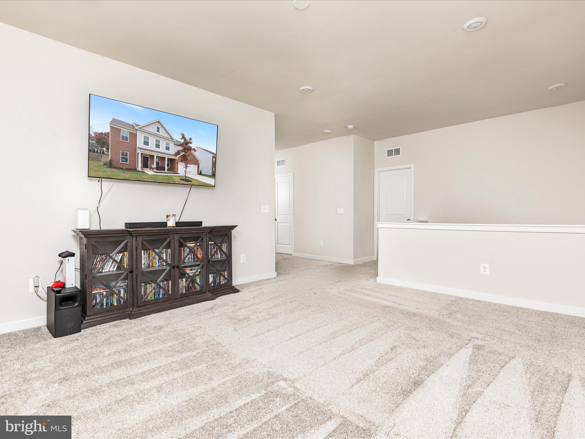 SENSENY VILLAGE - Residential