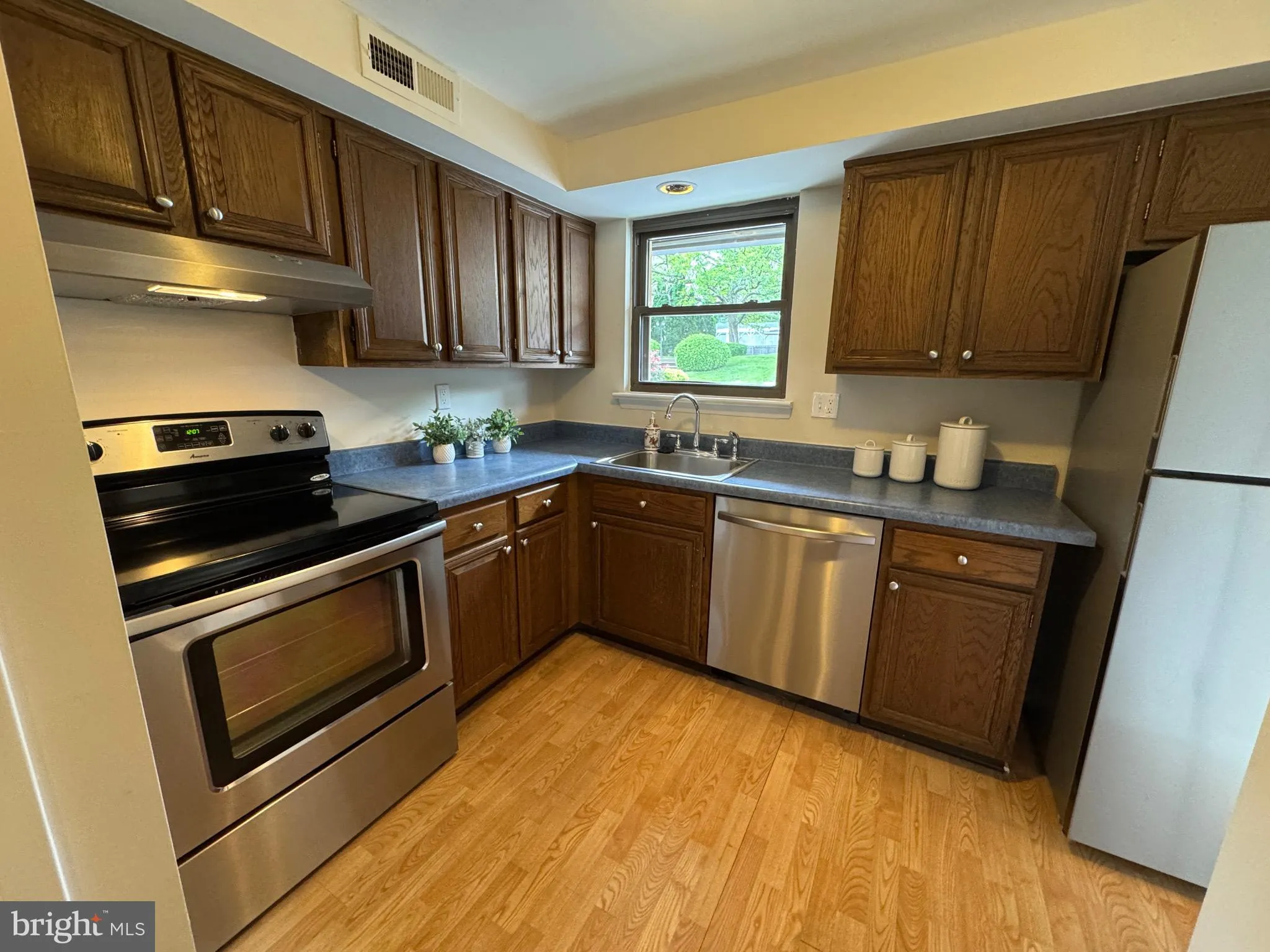 Devon, Pennsylvania 19333, United States, 3 Bedrooms Bedrooms, ,2 BathroomsBathrooms,Residential,Active,137622