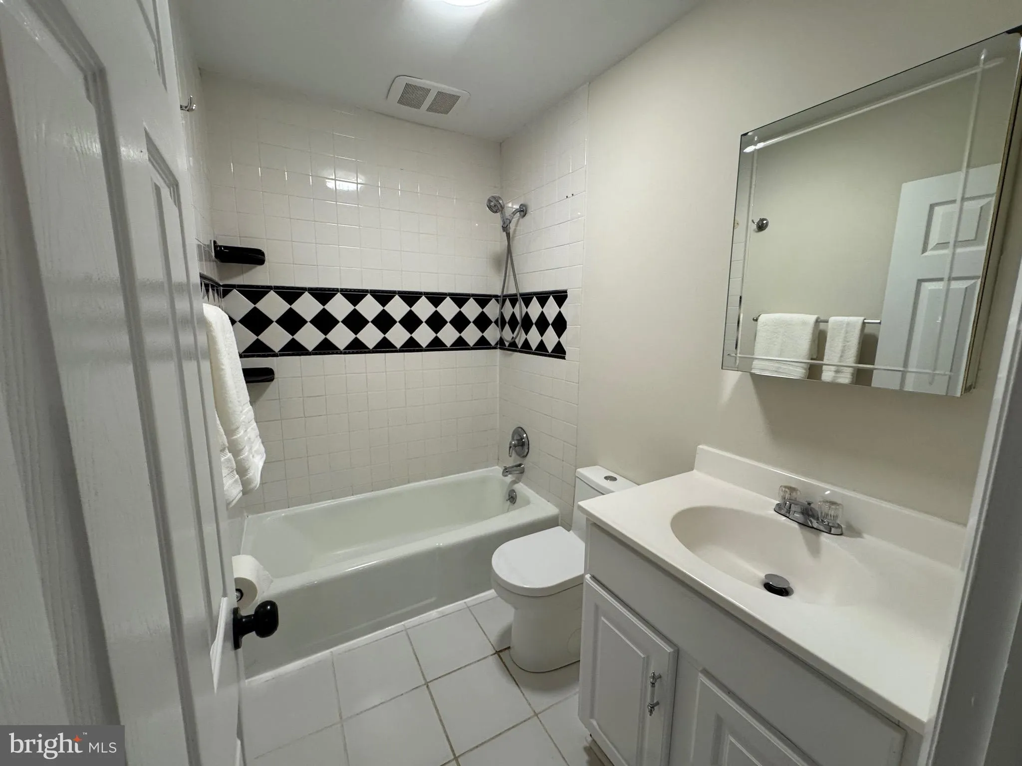 Devon, Pennsylvania 19333, United States, 3 Bedrooms Bedrooms, ,2 BathroomsBathrooms,Residential,Active,137622