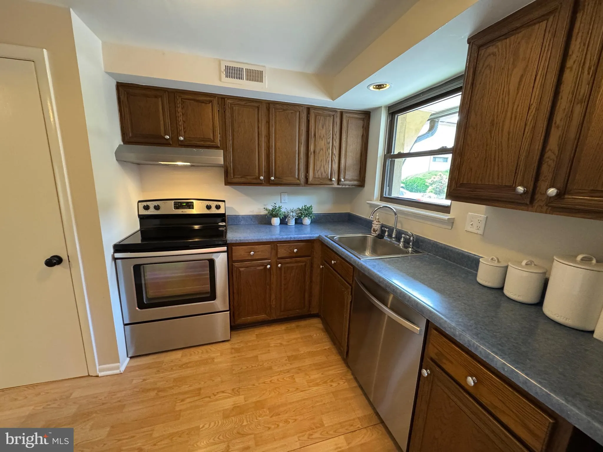 Devon, Pennsylvania 19333, United States, 3 Bedrooms Bedrooms, ,2 BathroomsBathrooms,Residential,Active,137622